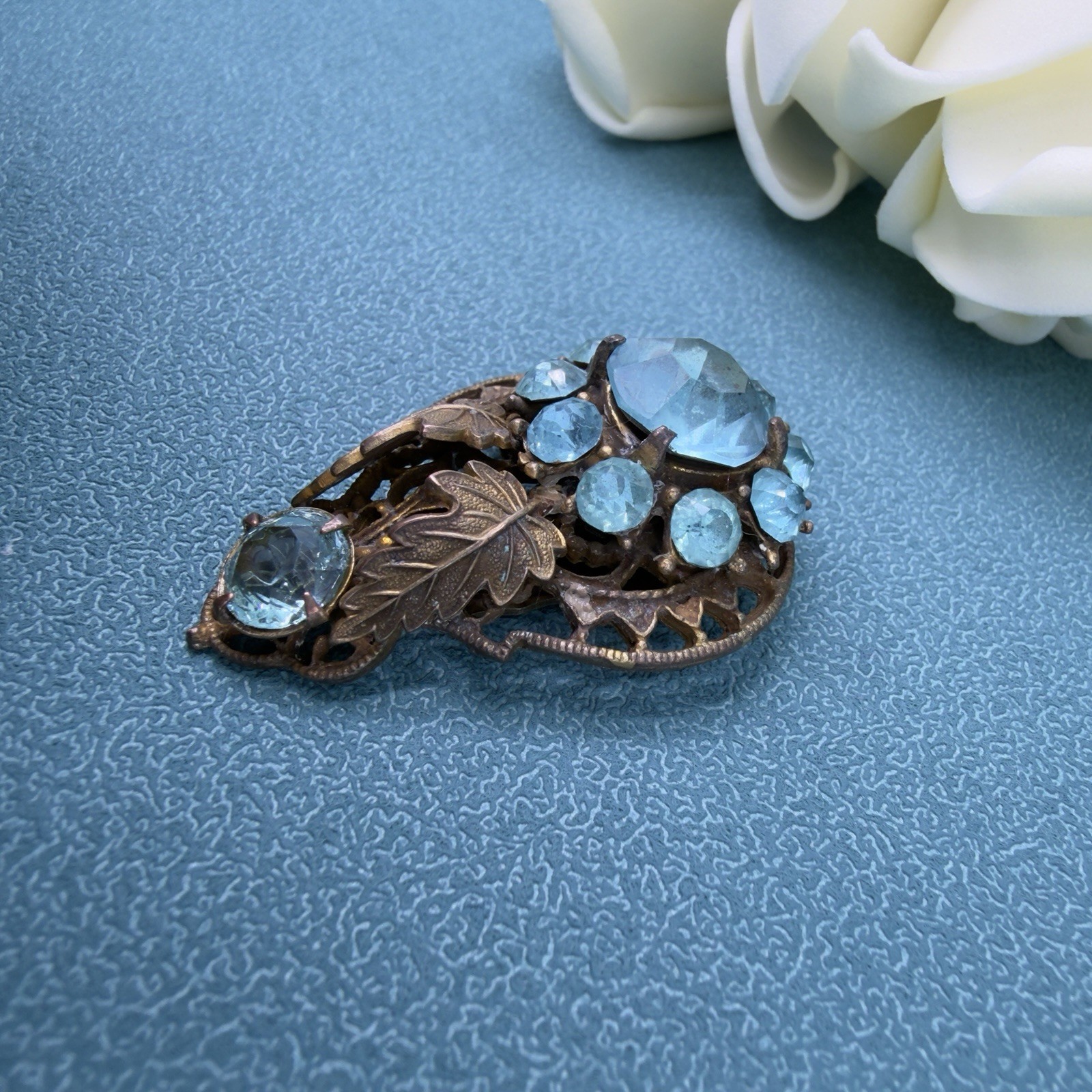ANTIQUE Edwardian Victorian Filigree Aqua Blue CZECH GLASS Dress Clip Brooch Pin
