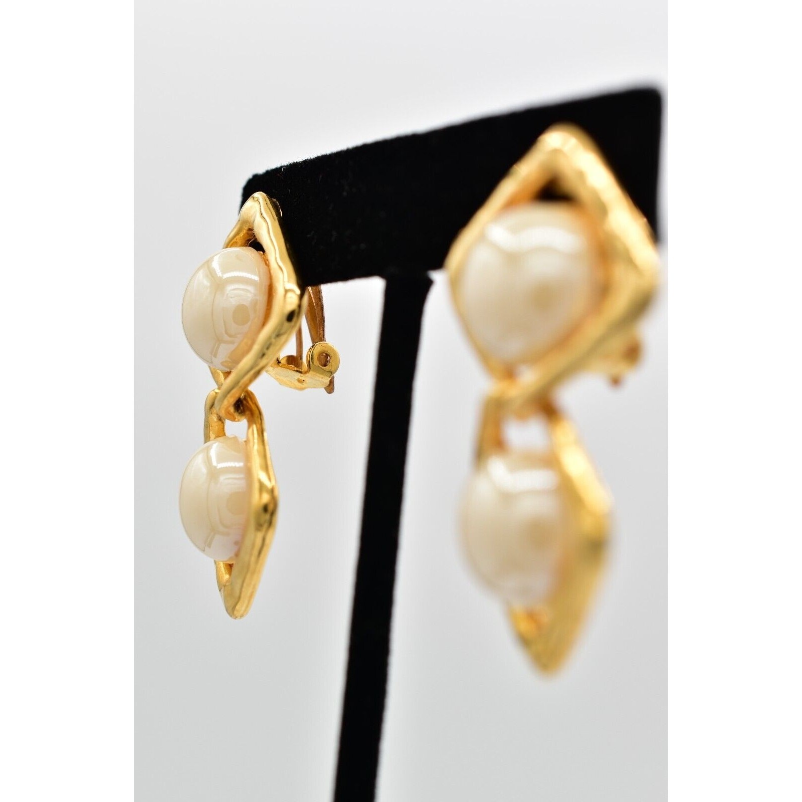 Vintage Dangle Clip Earrings faux Pearl Drop Gold Tone Chunky Shiny 1980s BinAK