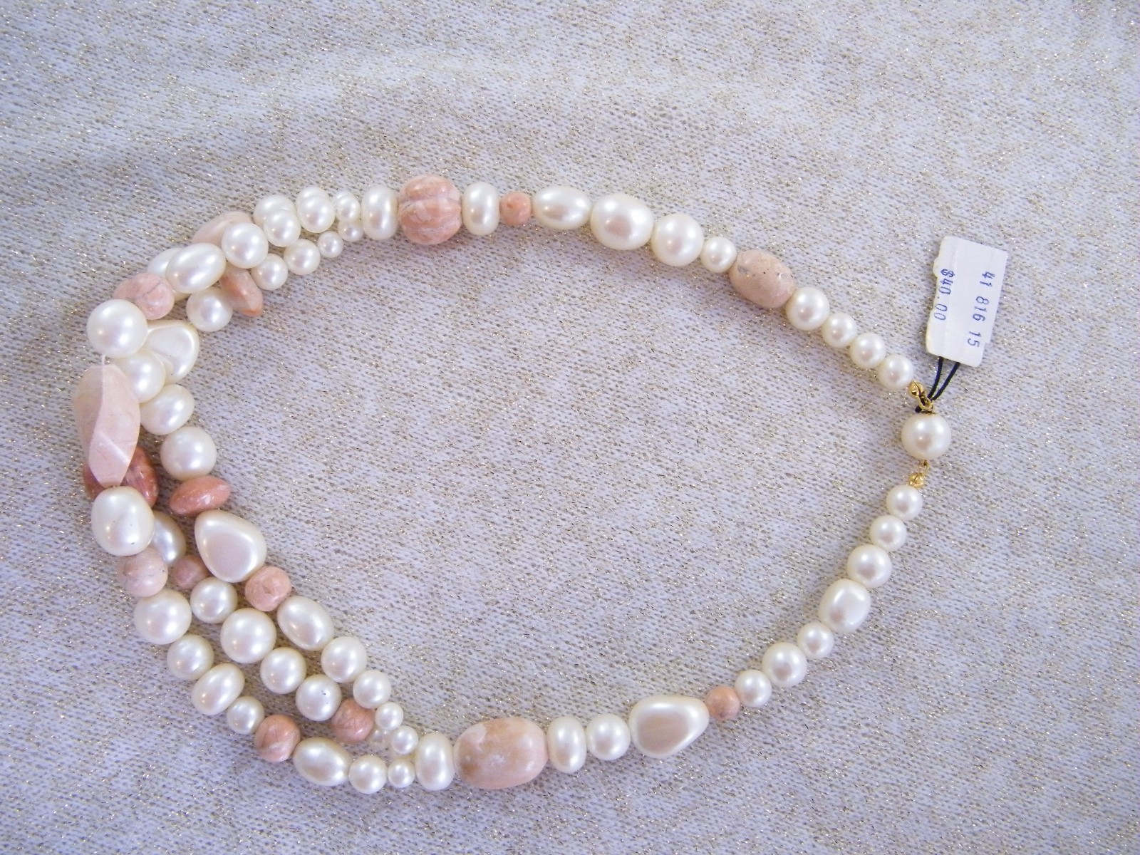 VINTAGE NEW RICHELIEU ~ 17 1/2″ NECKLACE FAUX PEARL & SALMON COLORED STONE BEADS