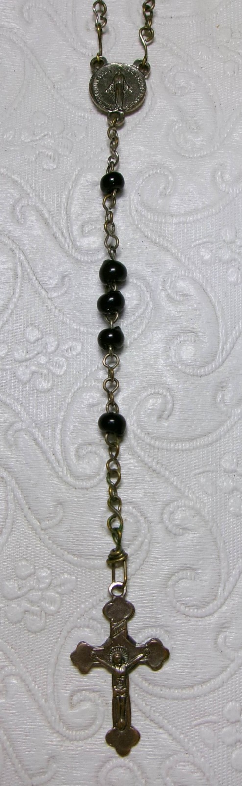 Lot of Religious Necklaces – Christian – Cross – Rosary – Some Vintage