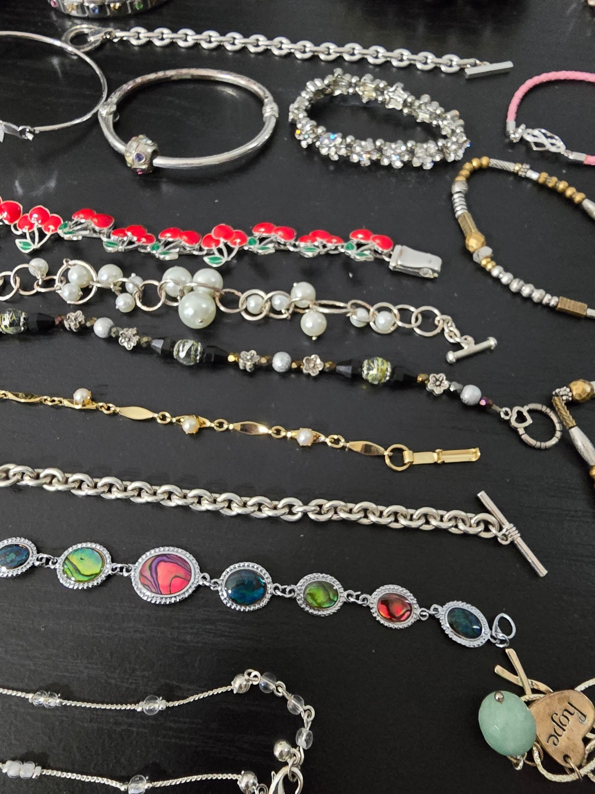 Gigantic Mixed metals material an color lot of 70+ braceletn, signed /unsigned