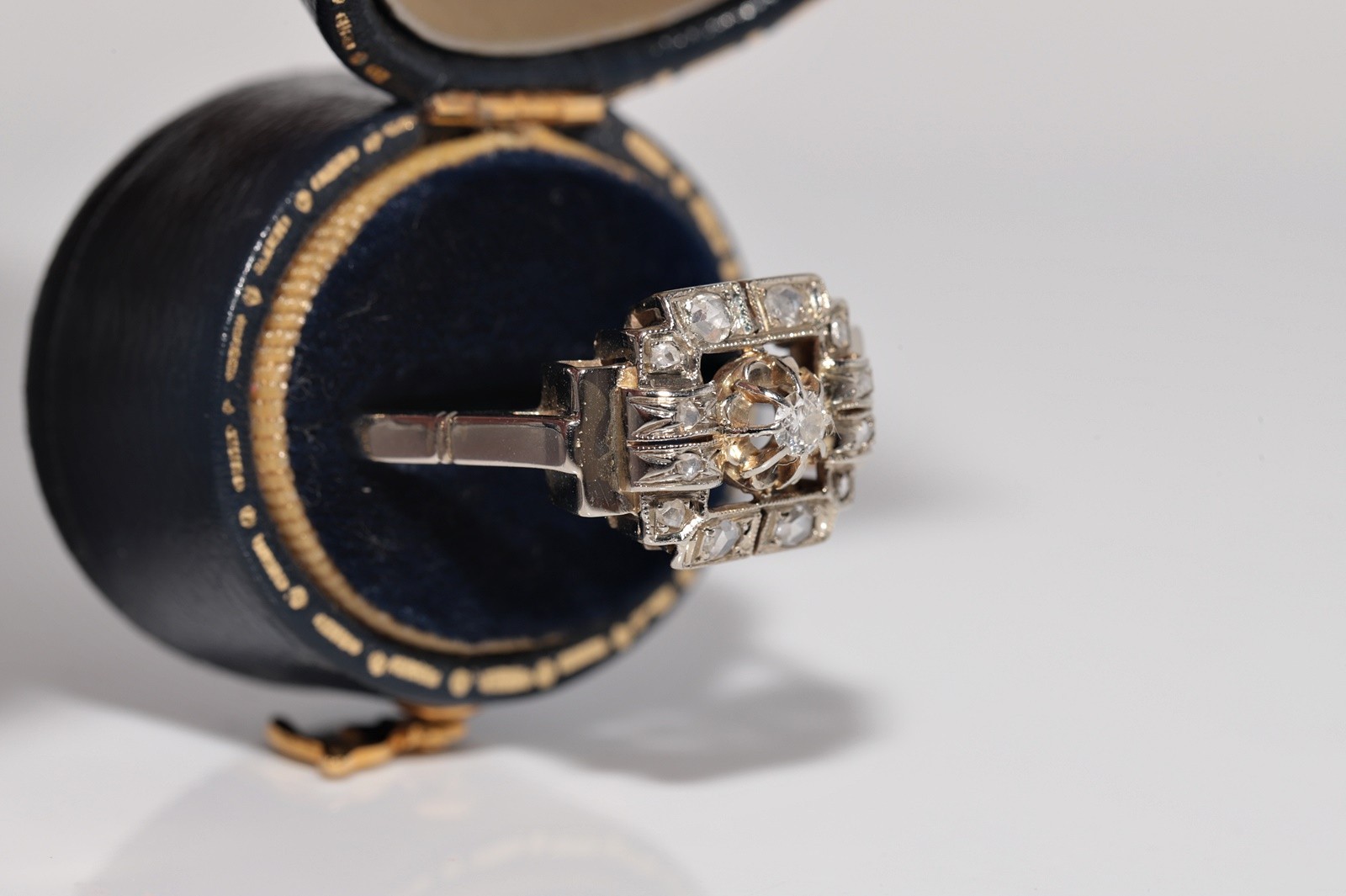 Antique Circa 1920s Art Deco Handcrafted 18k Gold Natural Diamond Ring
