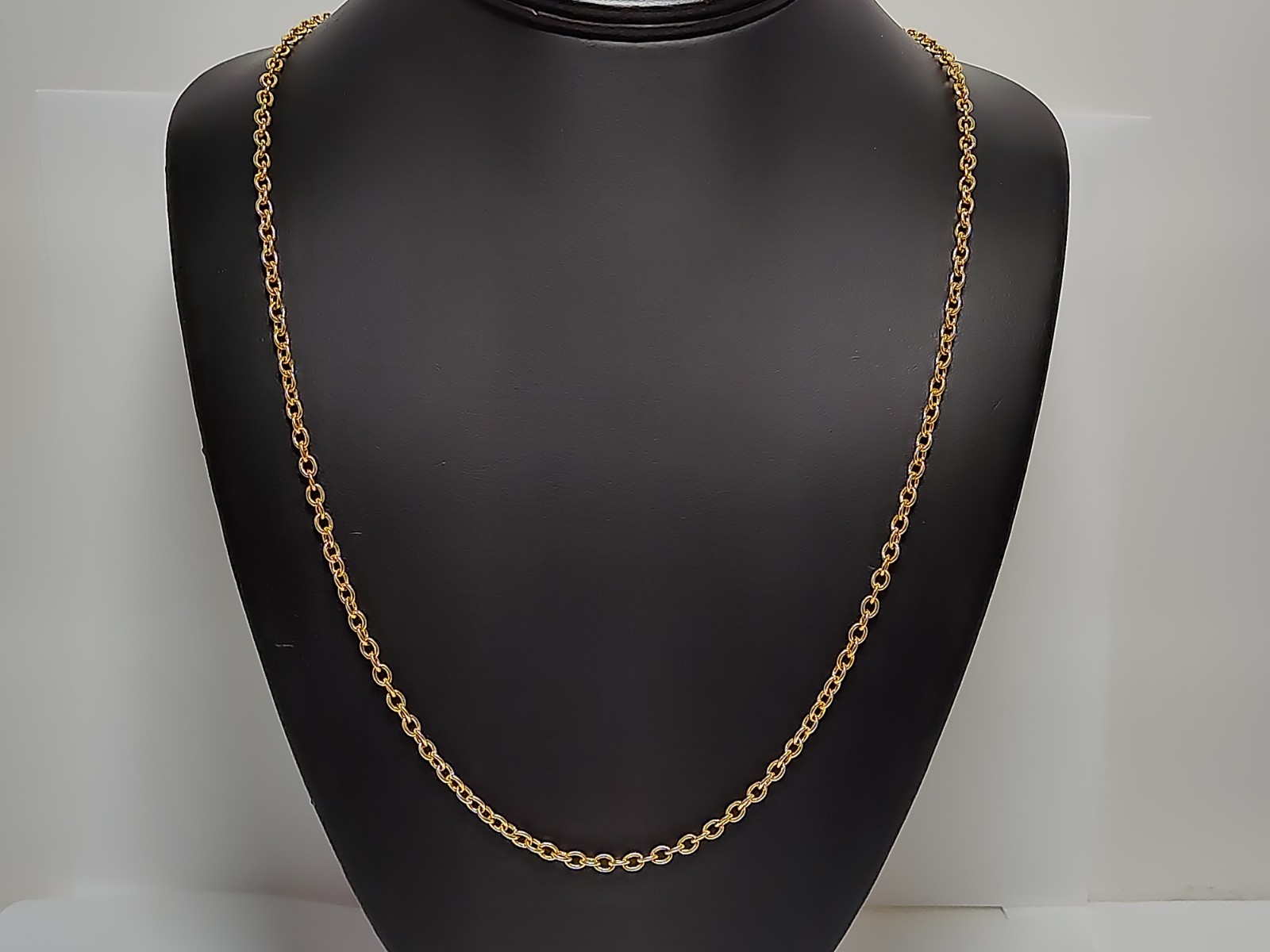 Beautiful Vintage signed MONET 24″ X-Long Gold Tone Chain Link Necklace