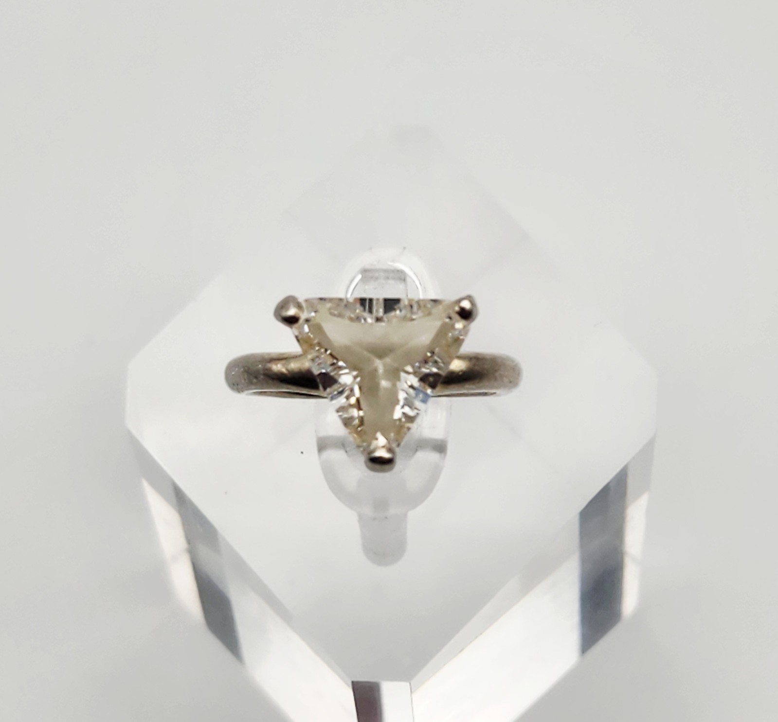 Vintage Sterling Silver CZ Trillion Cut Solitare Ring Size 6