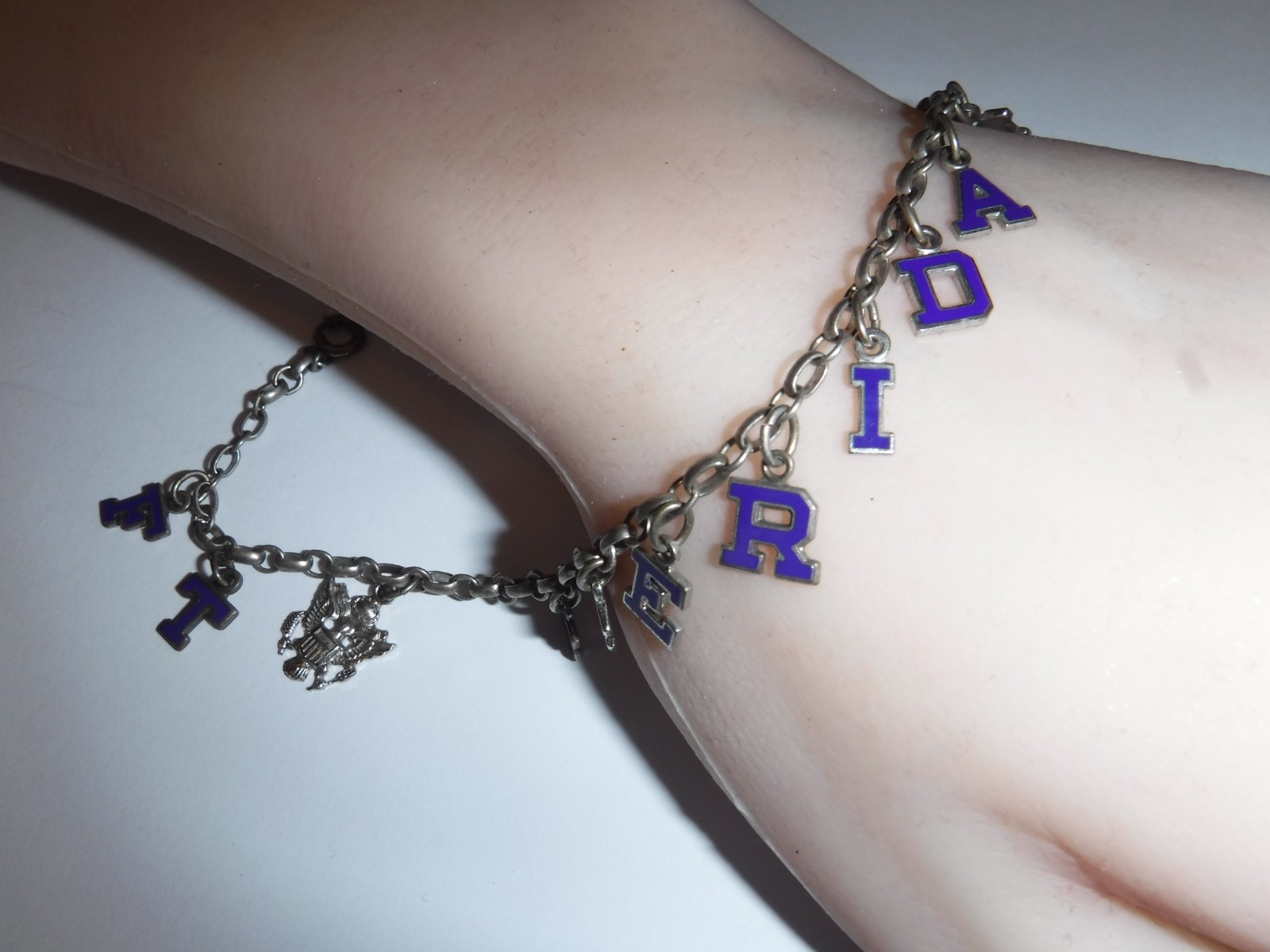 Vintage Sterling Ft. Sheridan Souvenir Charm Bracelet Spells FT. SHERIDAN 7 1/4″