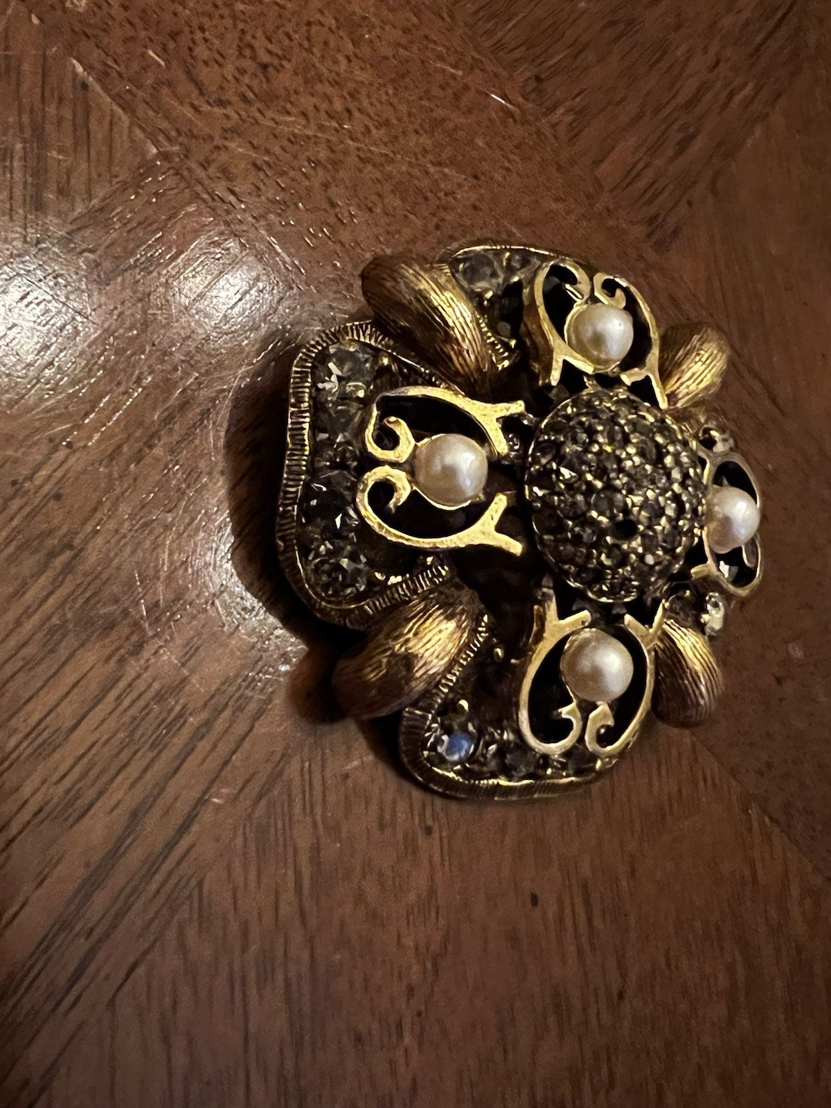 Vintage Jeanne Faux Pearl & Rhinestone Floral Cluster Brooch Gold Tone Signed!