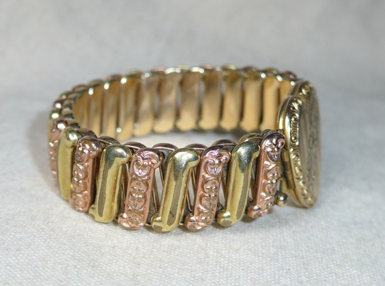 Vintage WWII LACO Sweetheart Expansion Bracelet Gold Tone Heart Locket