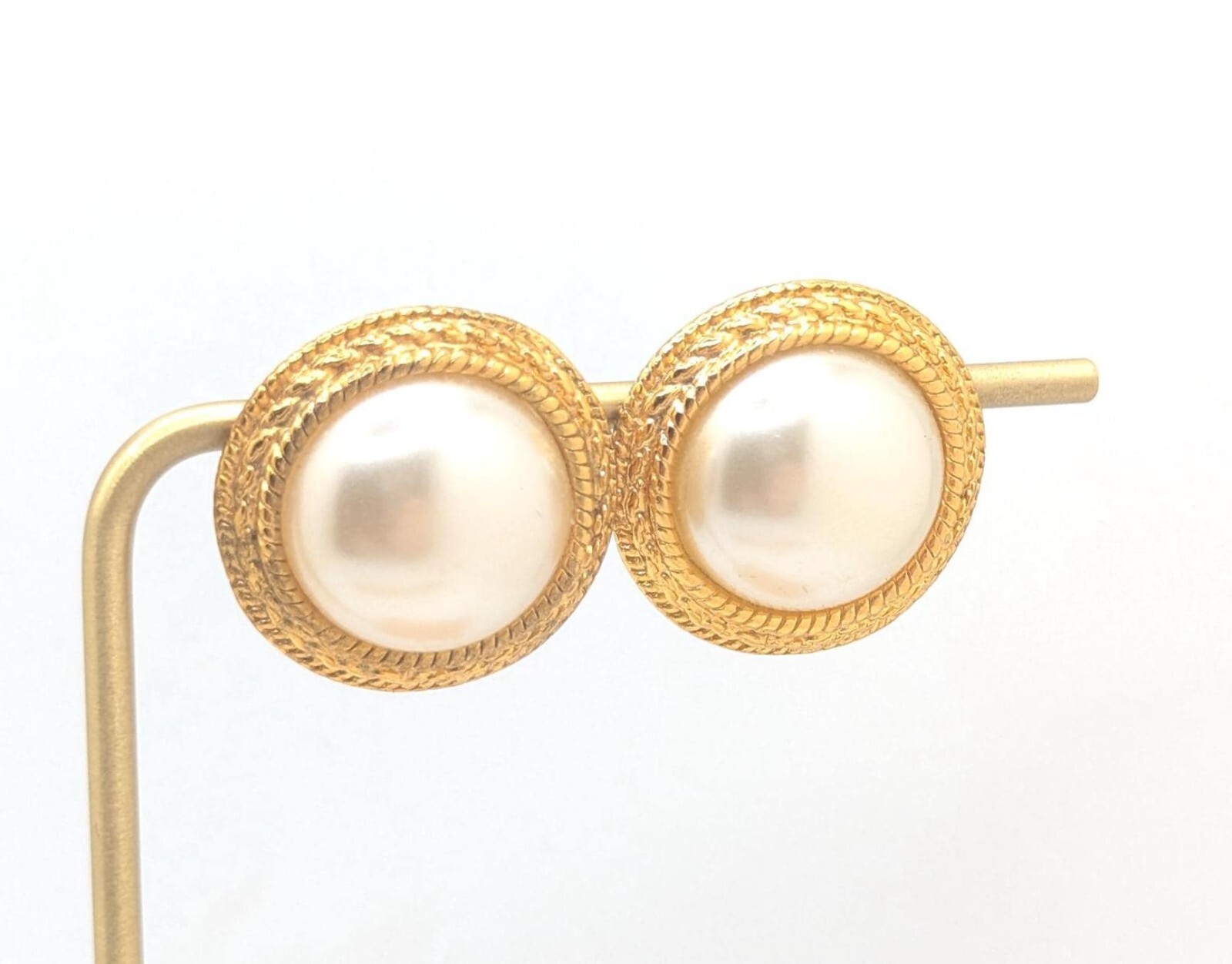 Vintage White Stag Faux Pearl Stud Earrings Large Gold Tone Present Gift Classy