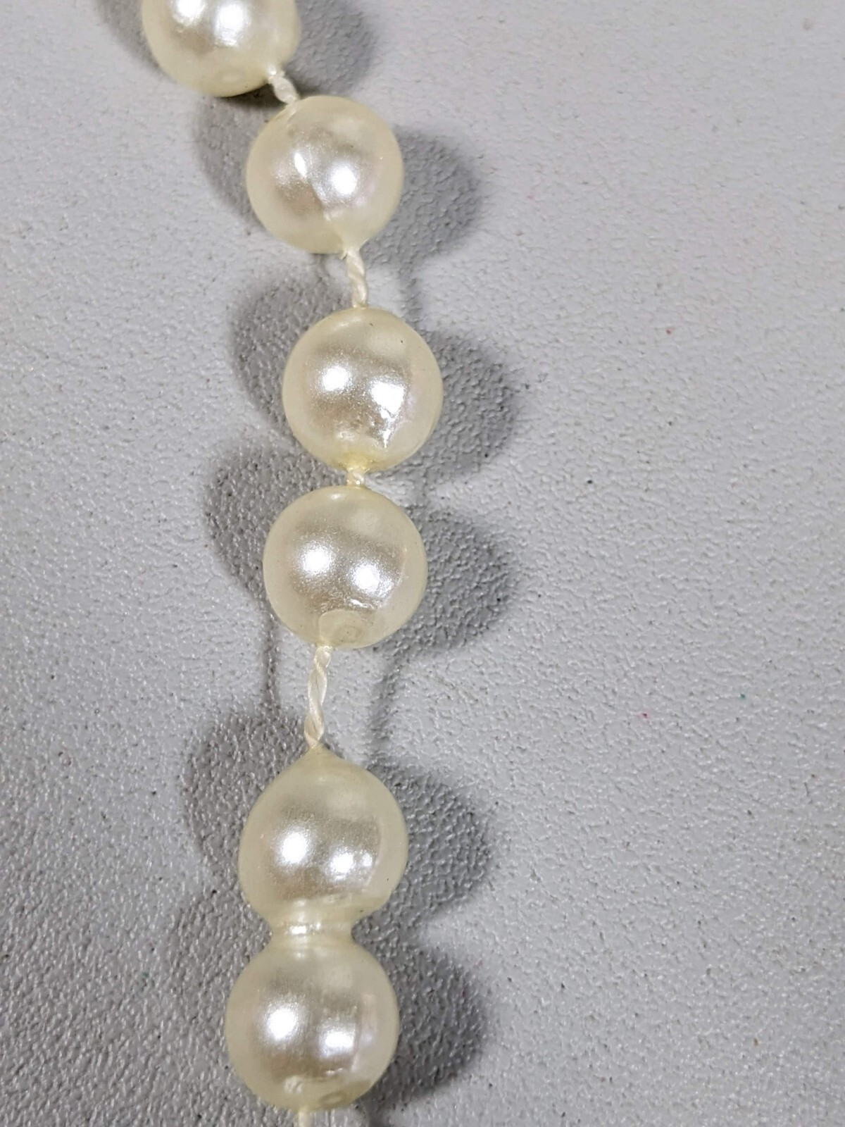 Vintage Ivory Color Faux Pearl 8mm Acrylic Bead Necklace 17.5 inch