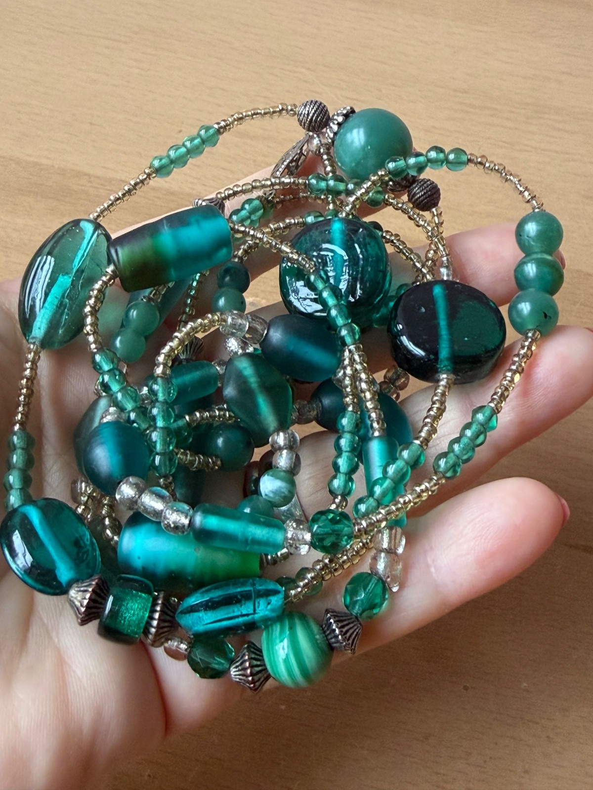 VINTAGE VIVID EMERALD GREEN COLOR MULTISHAPE GLASS BEADS LONG STATEMENT NECKLACE