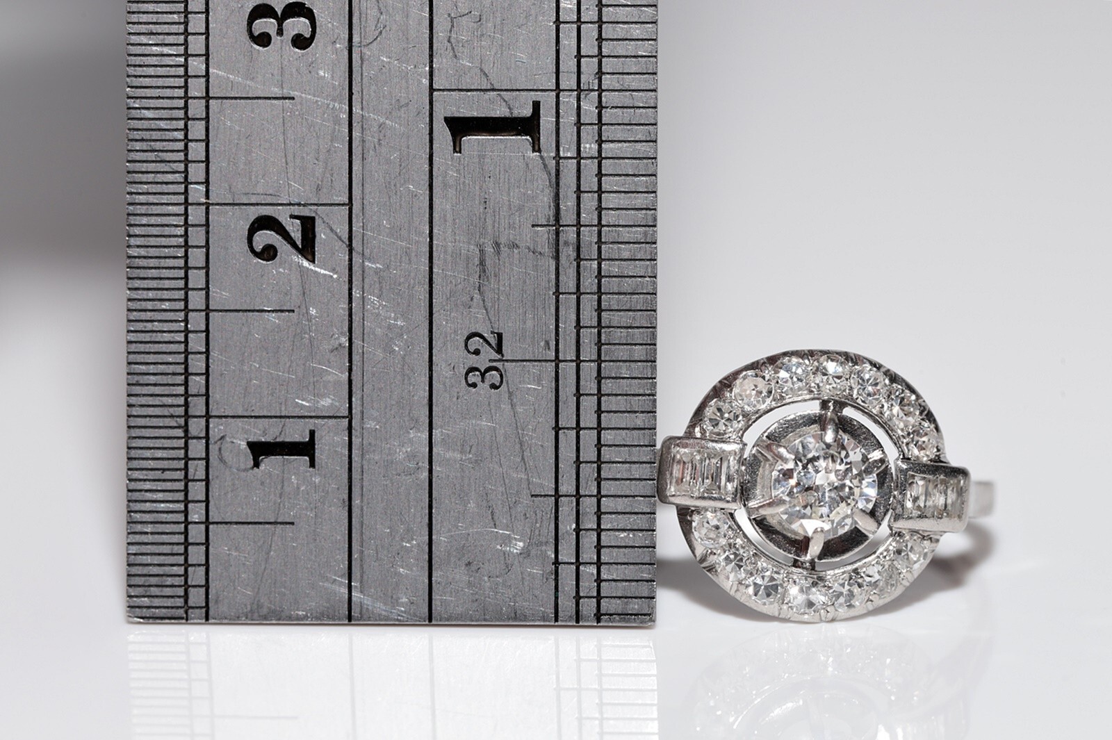 Antique Art Deco Circa 1920s 18k Gold Natural Diamond Decorated Ring
