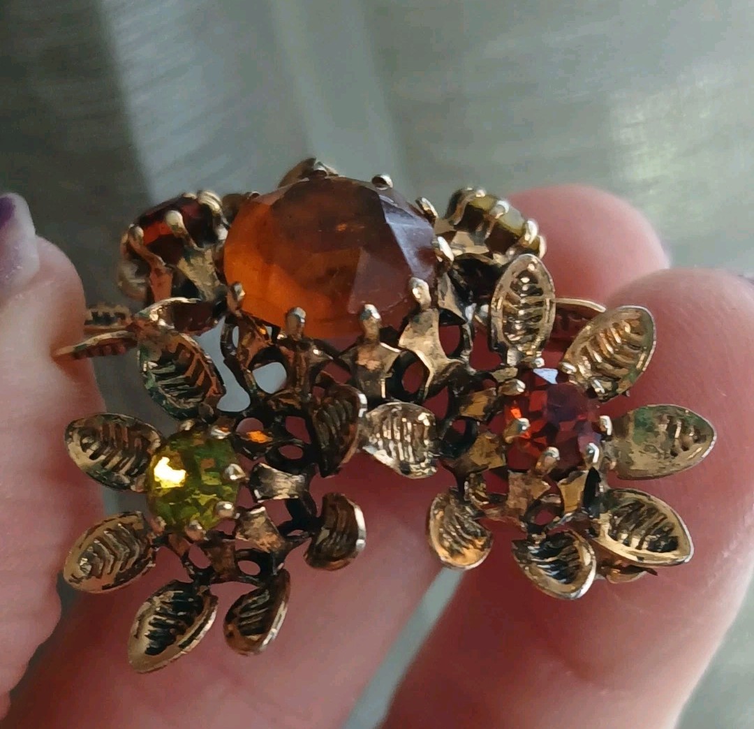 Vintage Austrian Amber Yellow Red Rhinestone Brooch W/Goldtone Leaves