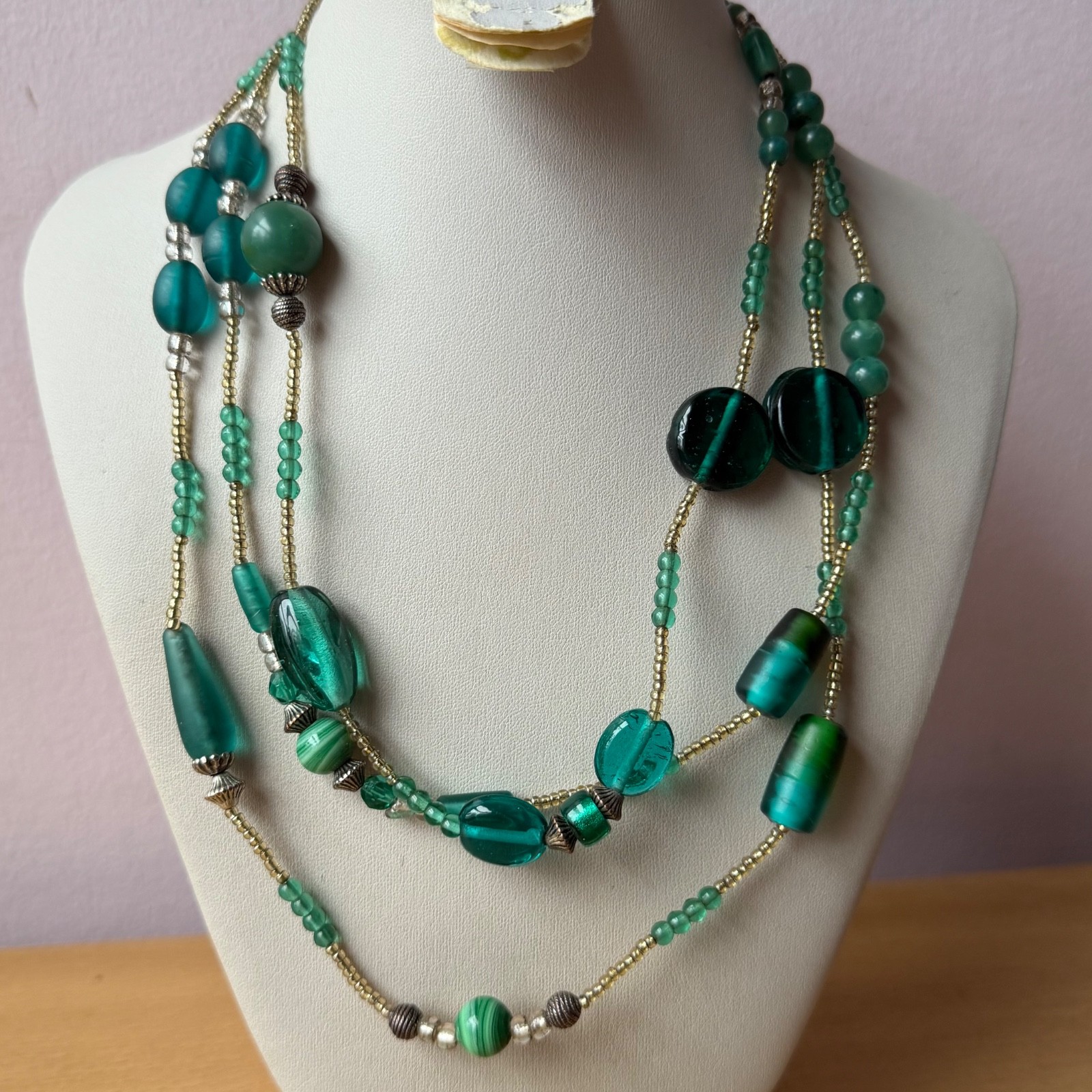 VINTAGE VIVID EMERALD GREEN COLOR MULTISHAPE GLASS BEADS LONG STATEMENT NECKLACE