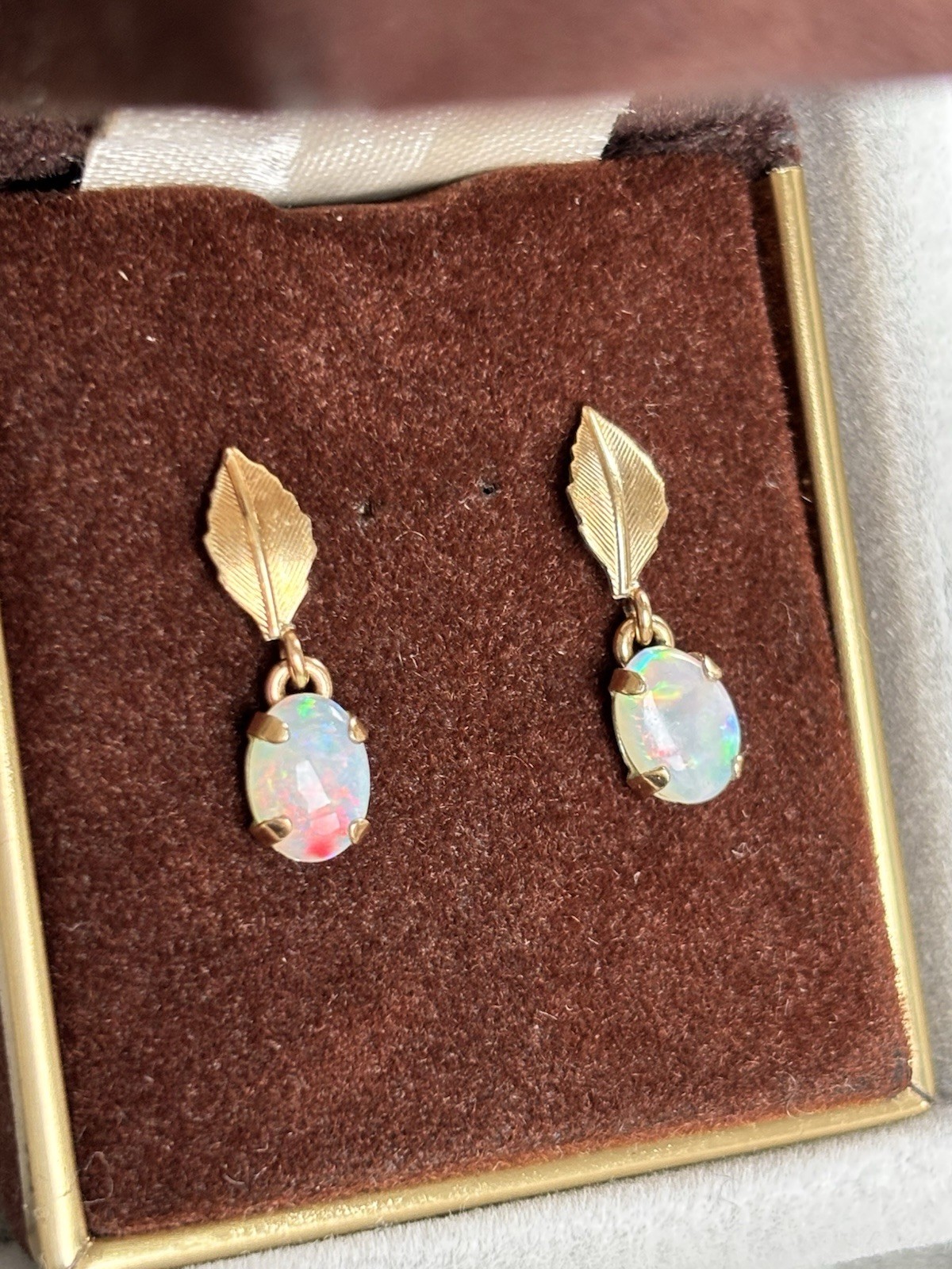 Vintage Gold Tone Leaf Oval Opal I Believe Stud Dangling Earrings 17.5mm Long