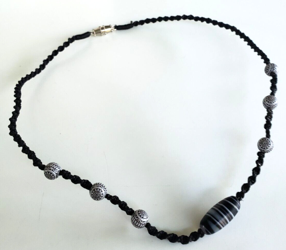 Vintage Banded Agate Glass Hemp Macrame Choker Necklace 14.5″ Black Cord