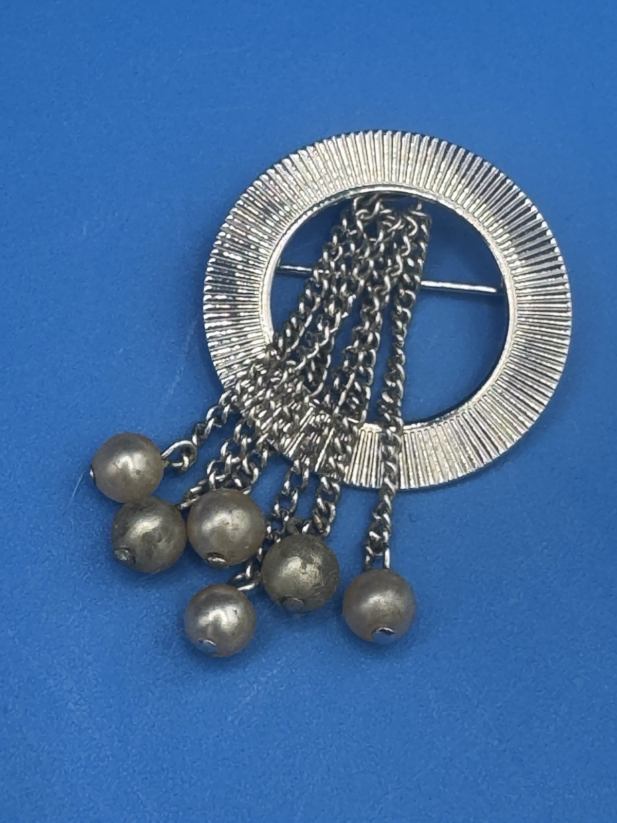 Vintage 1950’s Emmons Jewelry Silver Circle Brooch With Dangling Pearls