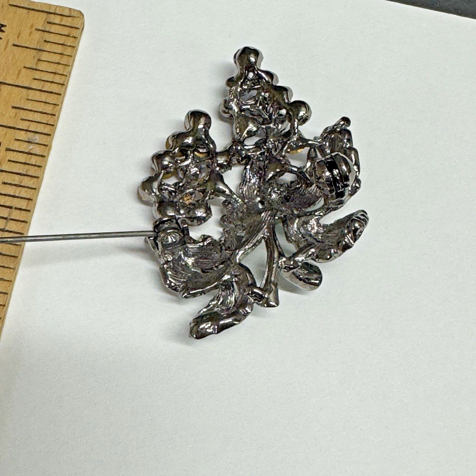 Vintage Grape Cluster Brooch Pin Purple Red Pink Rhinestones Green Leaves