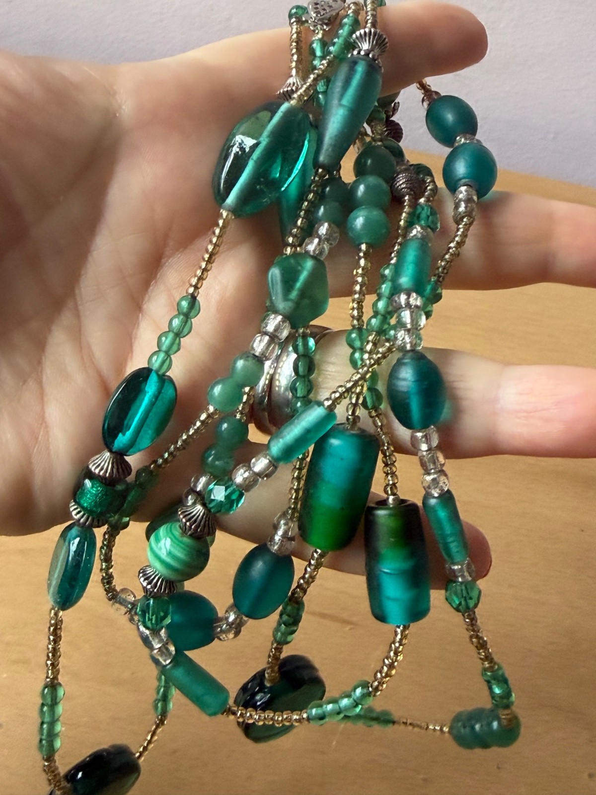 VINTAGE VIVID EMERALD GREEN COLOR MULTISHAPE GLASS BEADS LONG STATEMENT NECKLACE