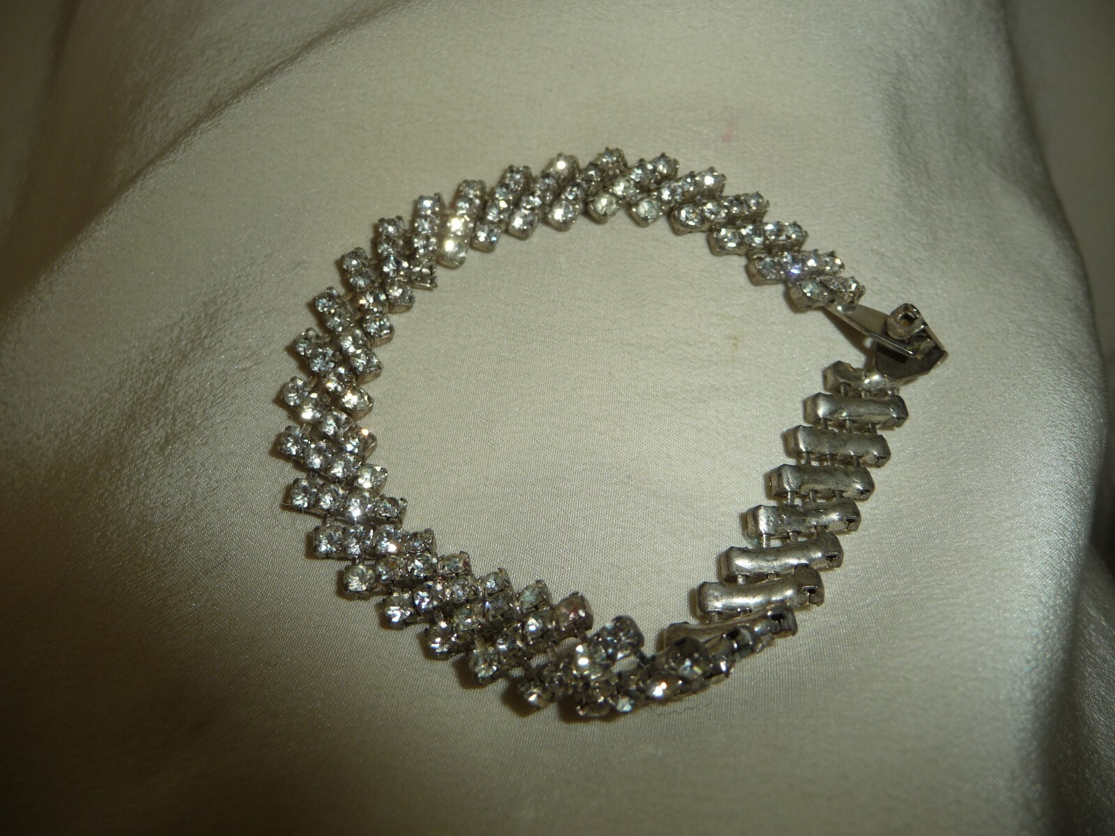 4 ROWS ZIG ZAG CLEAR RHINESTONE 3/8″ W x 6 1/2″ L BRACELET #8/27A