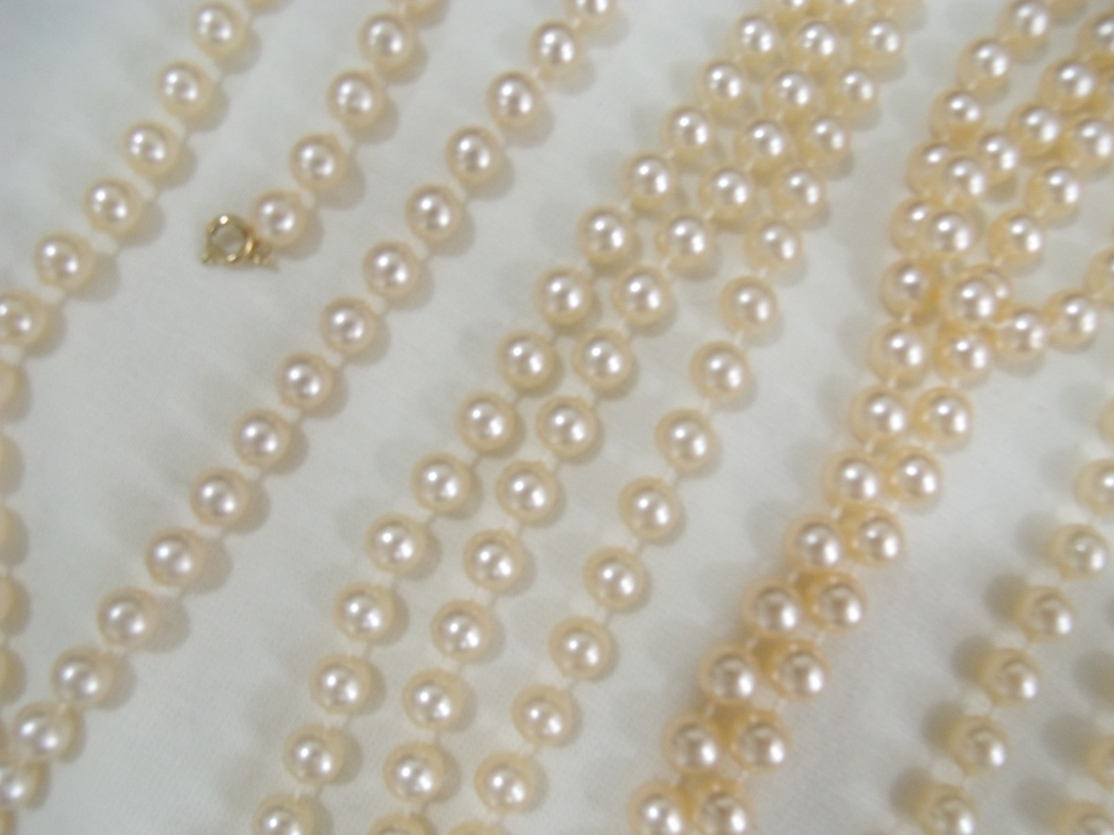 Lot of 12 Faux Pearl Necklaces 6 cream and 6 black different sizes