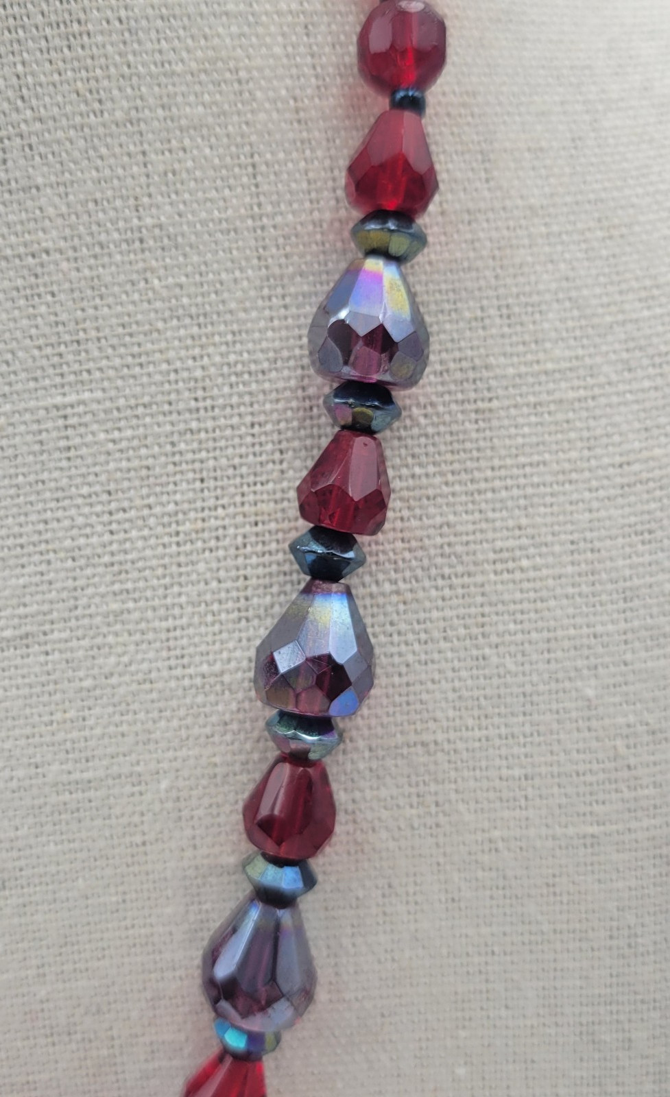 Vintage Red & Iridescent Purple Glass Faceted Bead Necklace 16″