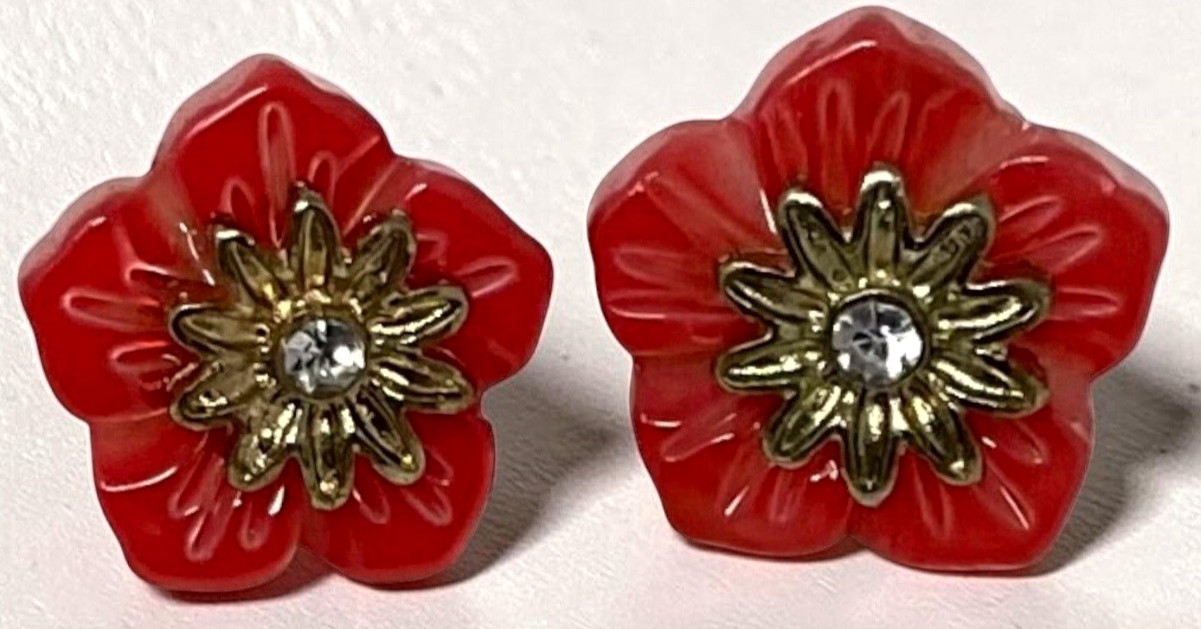 VTG Cherry Red Carved Resin Flower Earrings Goldtone Center Rhinestone Accent