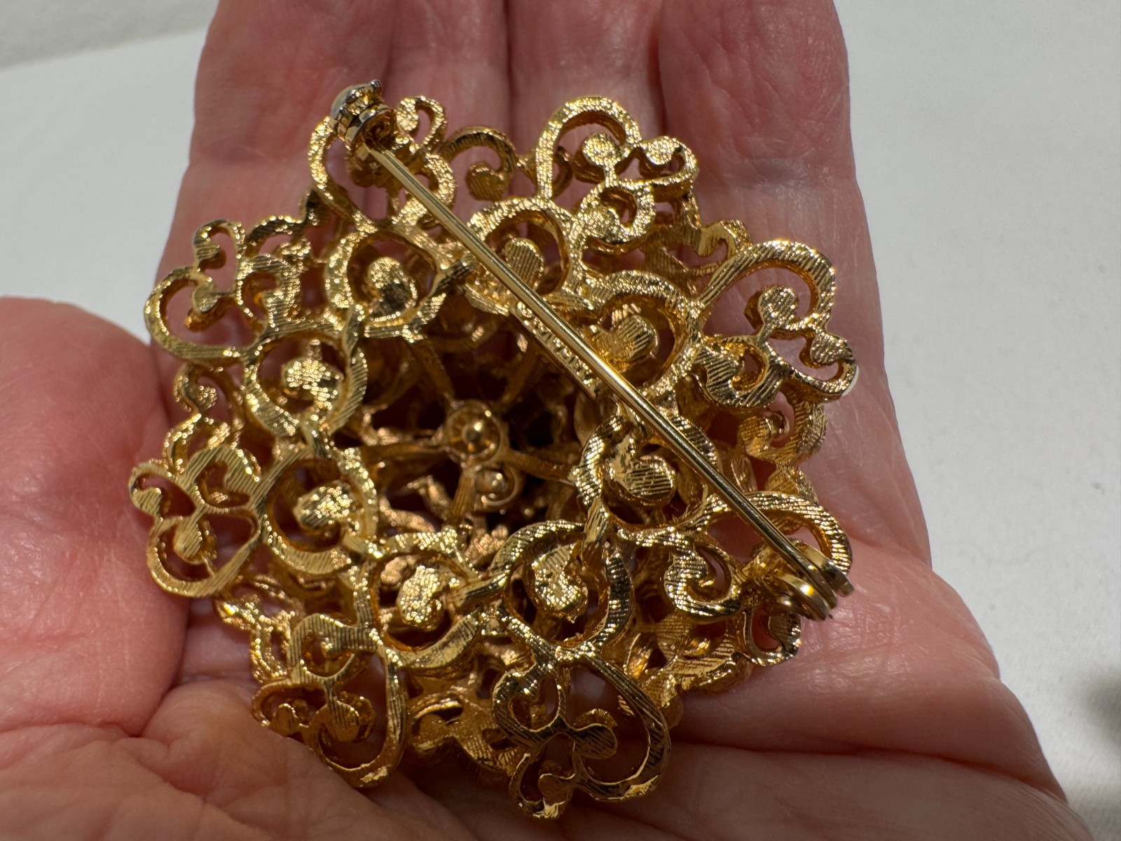 Vintage CoroCraft Filigree Brooch Pin Domed Gold Tone Layered 3D Signed