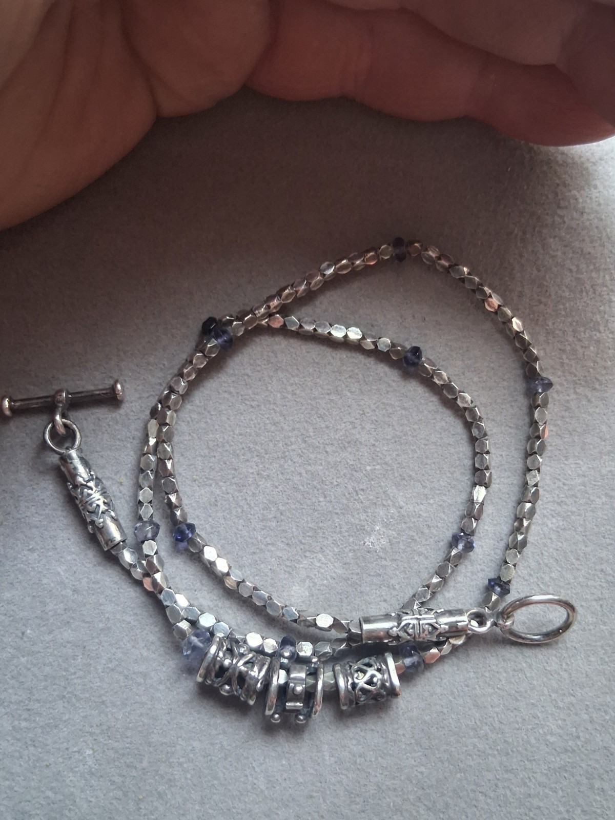 Sterling silver bead & amethyst chip accent bead necklace w/925 accent beads 17″