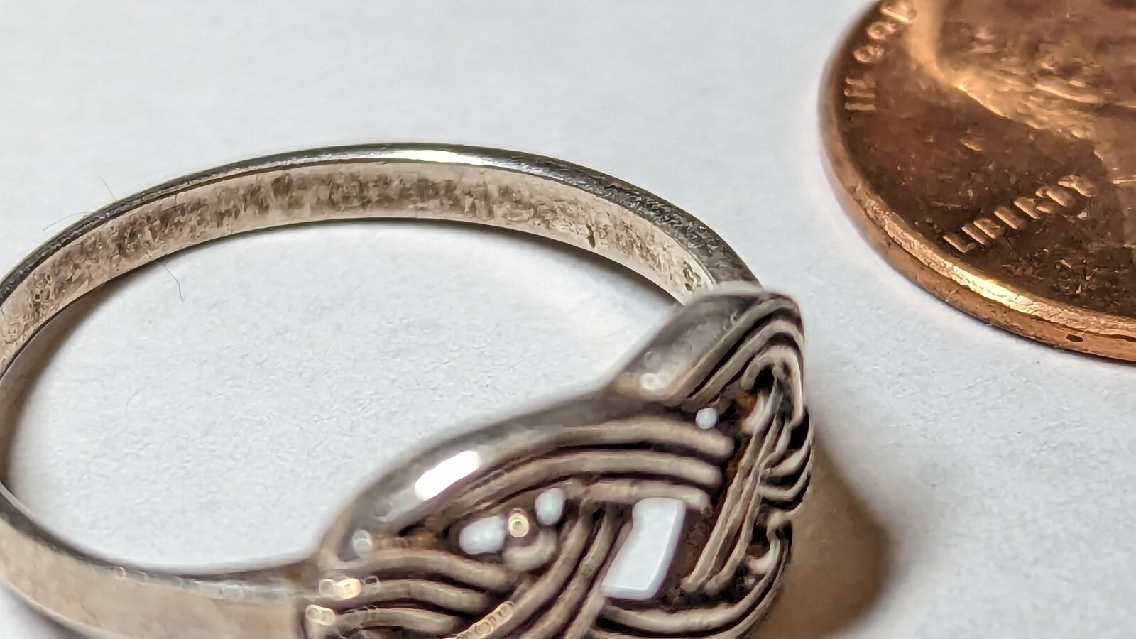 VINTAGE STERLING SILVER CELTIC RING ABOUT SIZE 8 1/4 HALLMARKED 925