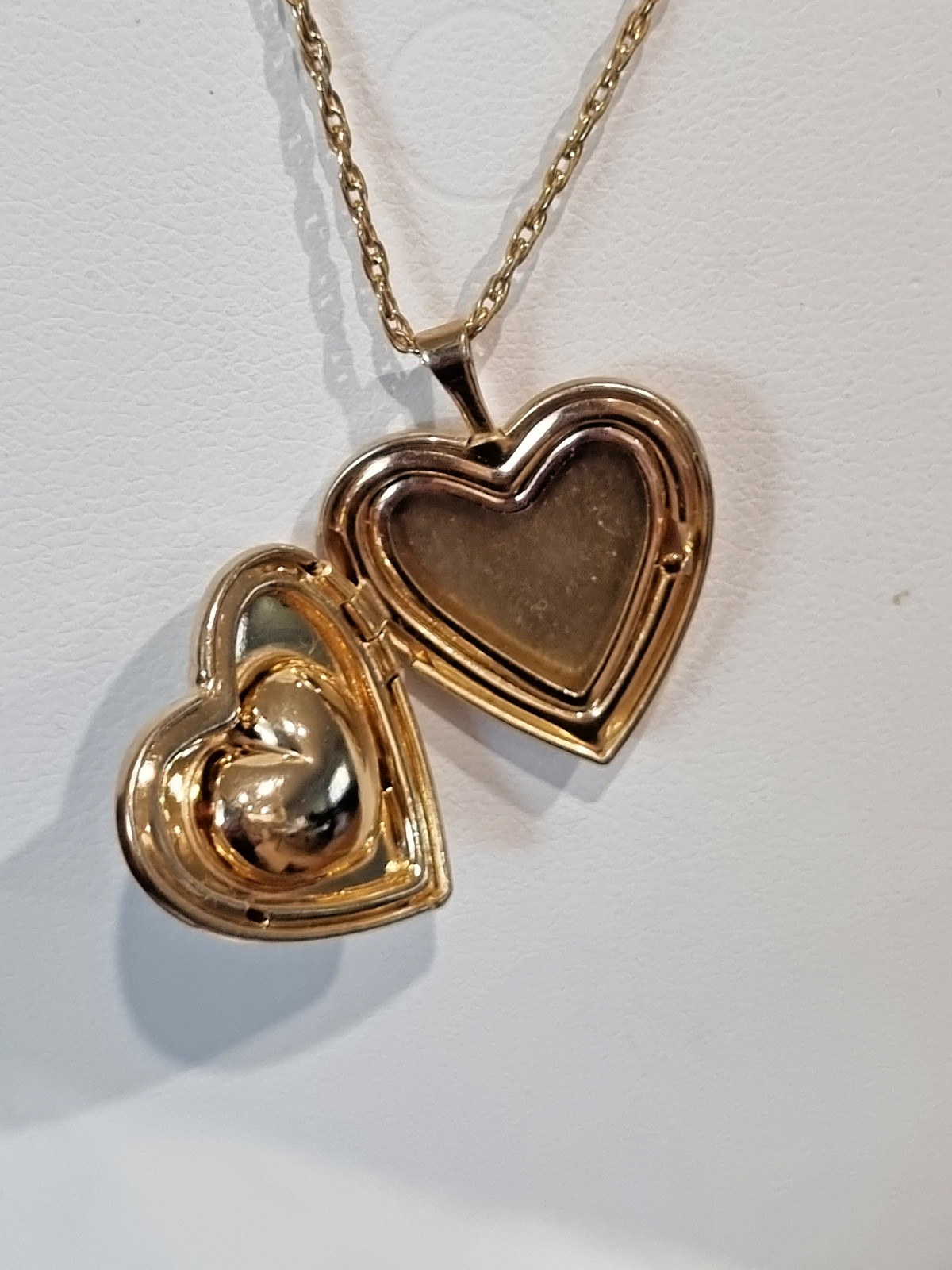 Vintage 14k Gold Filled Perpetual Real Rose bud Heart Locket Chain See Video