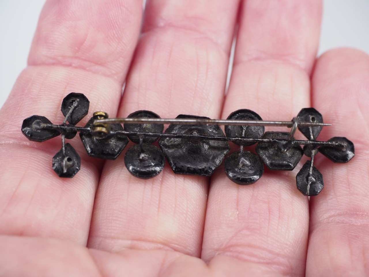 Antique jet Black Faceted Glass Mourning Brooch Victorian bar Pin Jewelry