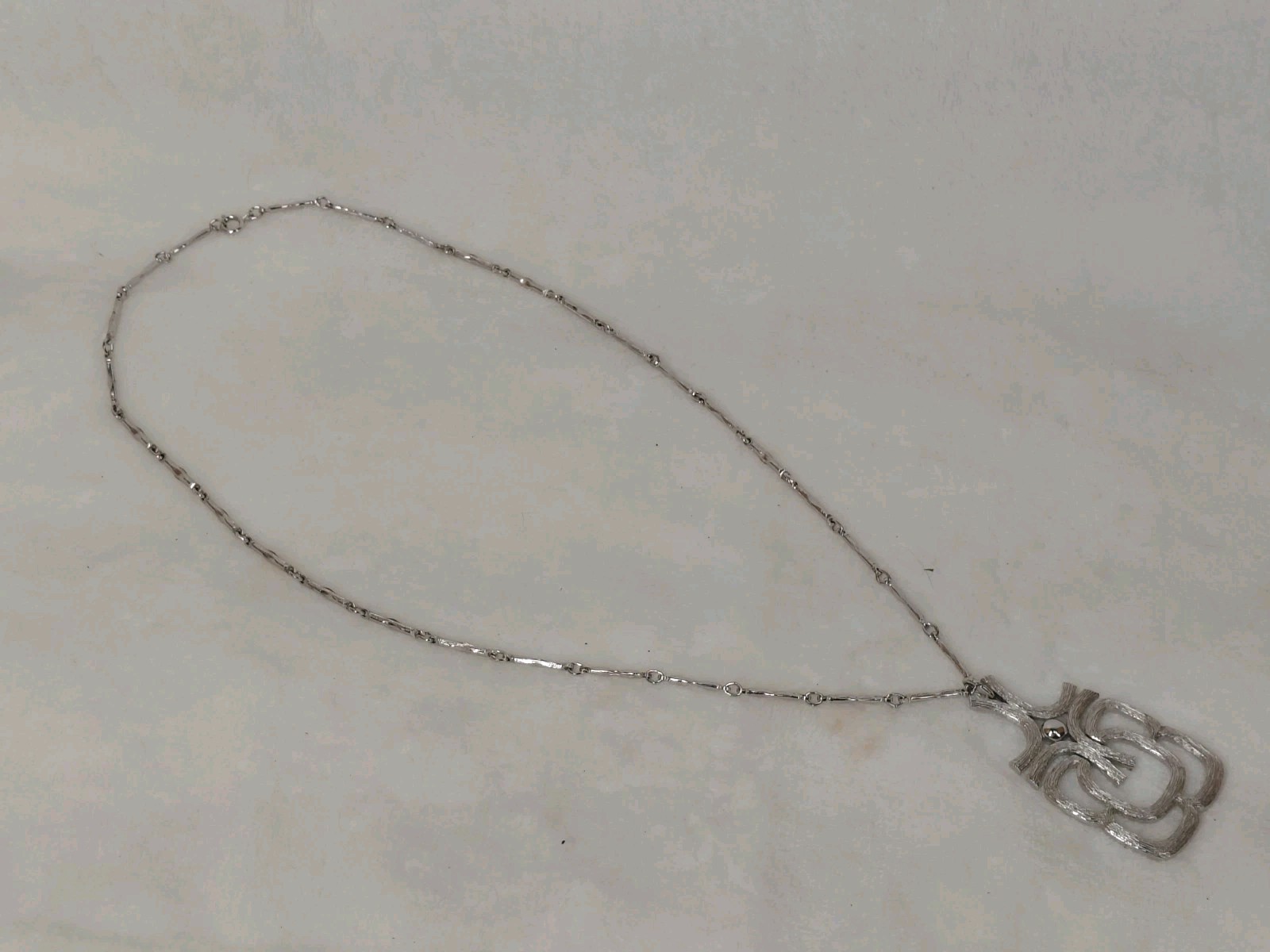 Vintage 1974 Avon Mayan Pendant Necklace Silver Tone Modernist Brutalist Hinged