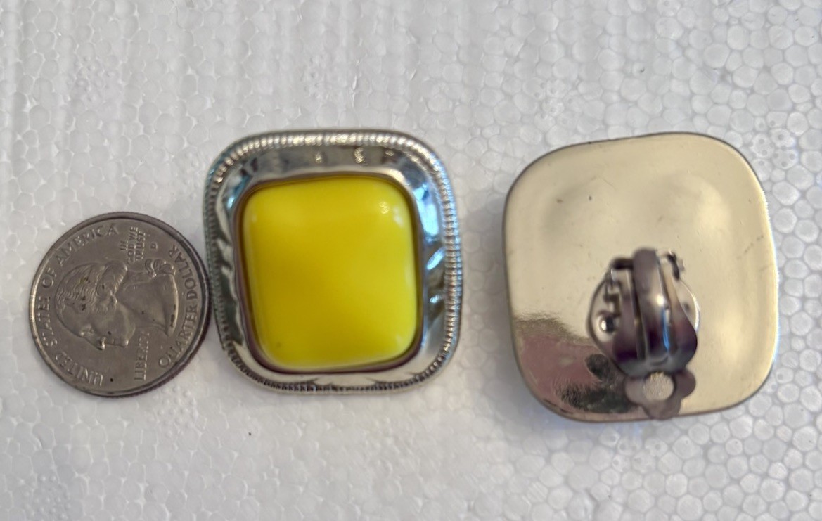 Lot Of 6 Pair Vintage 1980s Clip Earrings Yellow Gold Amber Red Black Green