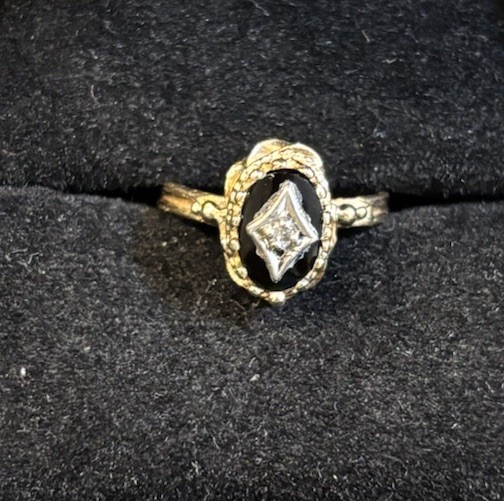 Vintage 14k Yellow Gold Black Onyx Diamond Accent Ring Size 5 Filigree 2.6