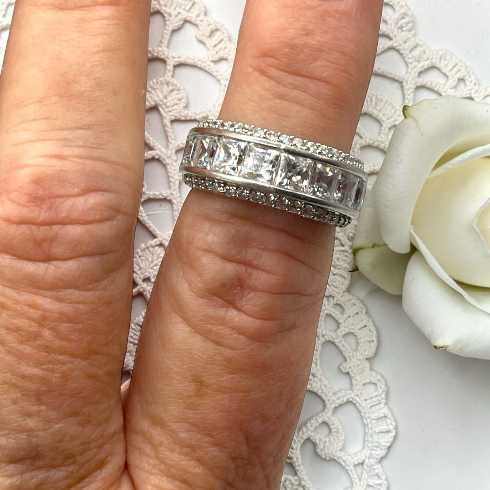 Stunning 925 Sterling Silver CZ Cluster Cocktail Statement Band Ring, size 7.5