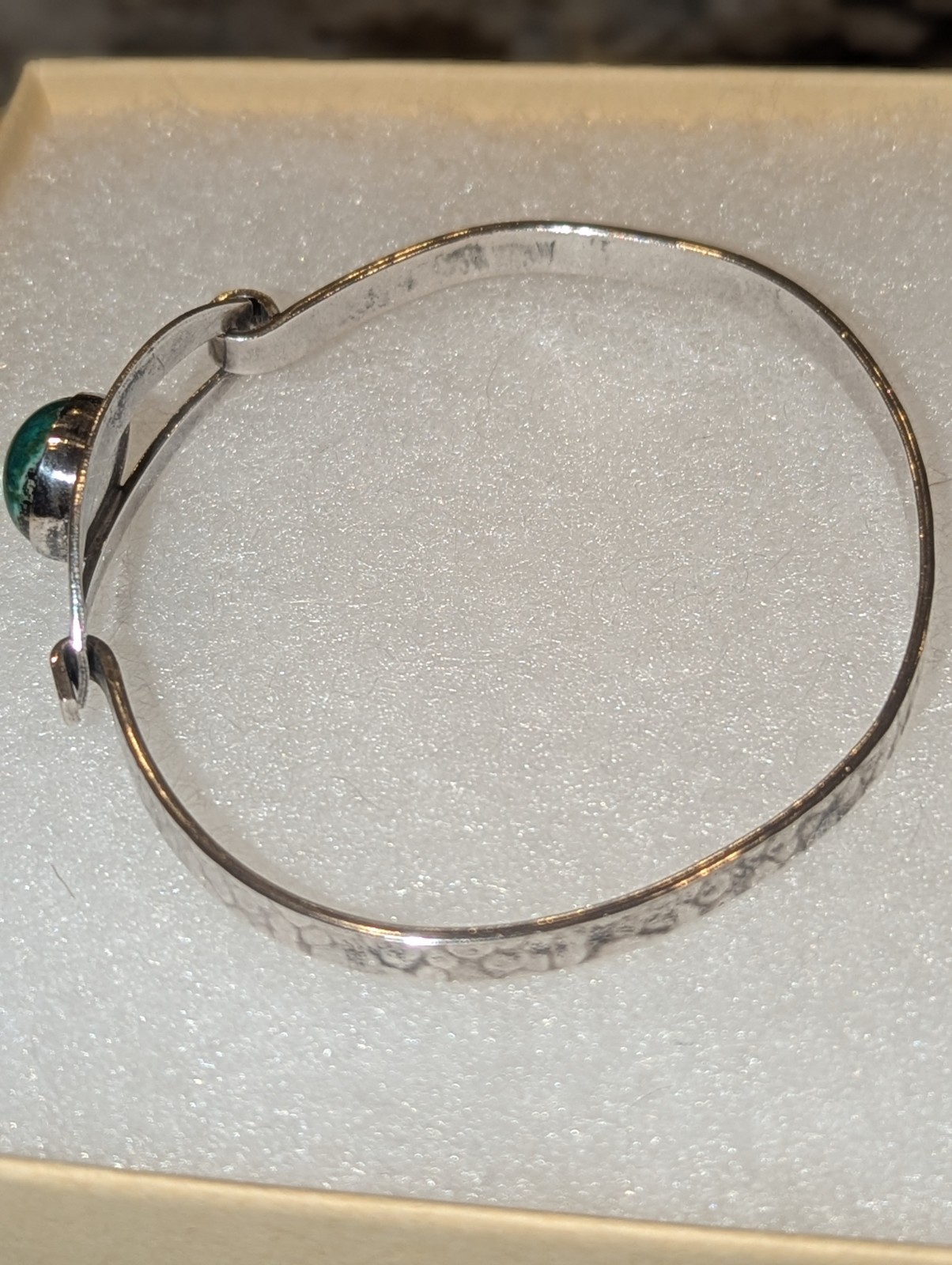 925 Israel Sterling Silver 6.75″ Antique Chrysocolla Tension Bangle Bracelet