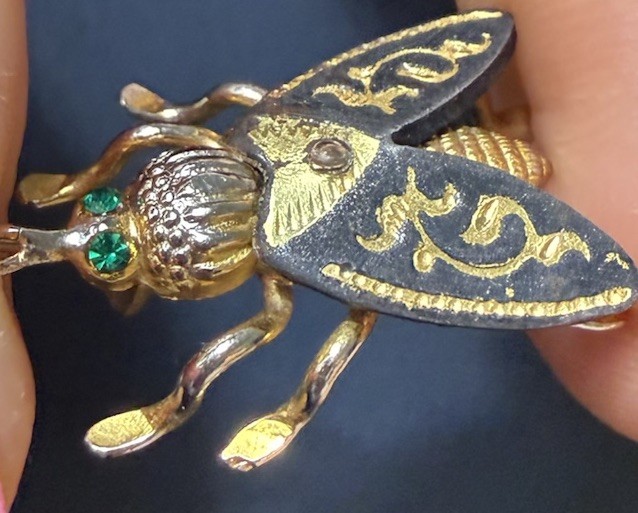 Vintage Spanish Damascene Toledo fly bug insect figural gold toned brooch pin