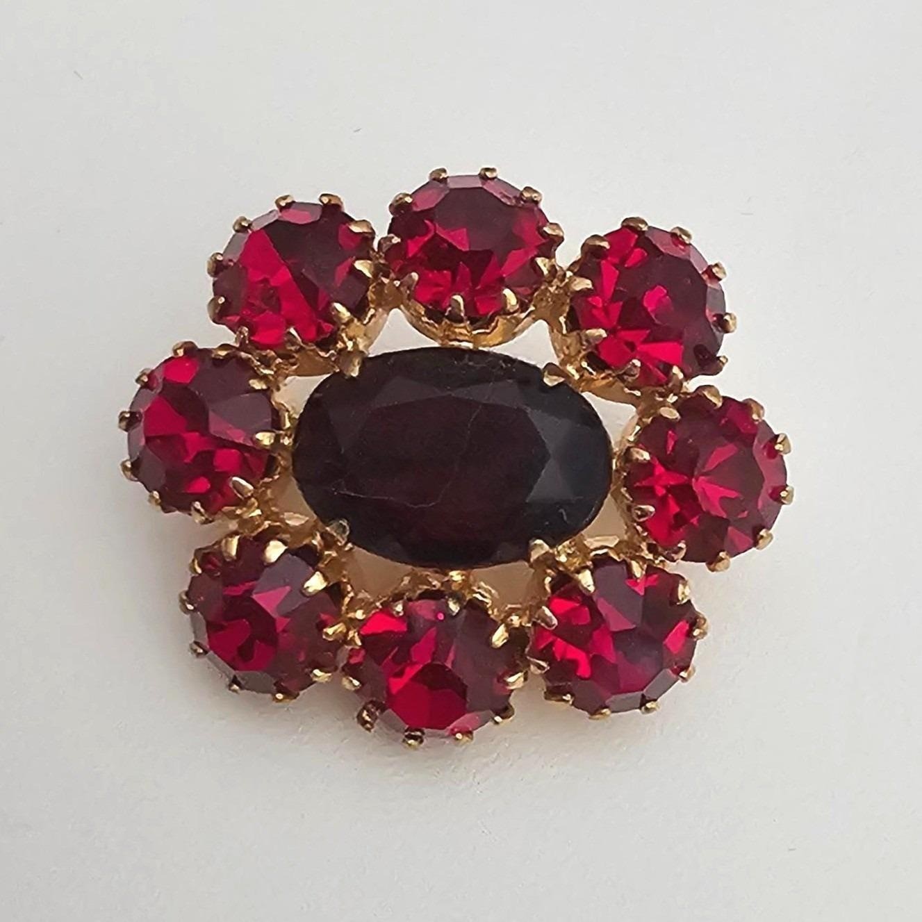 Vtg Deep Red Rhinestone Brooch Gold Tone Oval Center Floral Cluster Statement