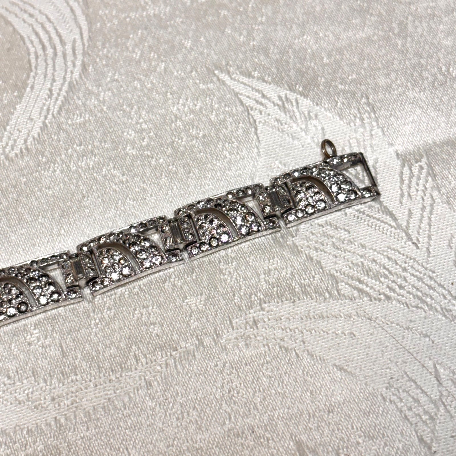 BRACELET rhinestone silvertone metal vintage fold over clasp safety chain