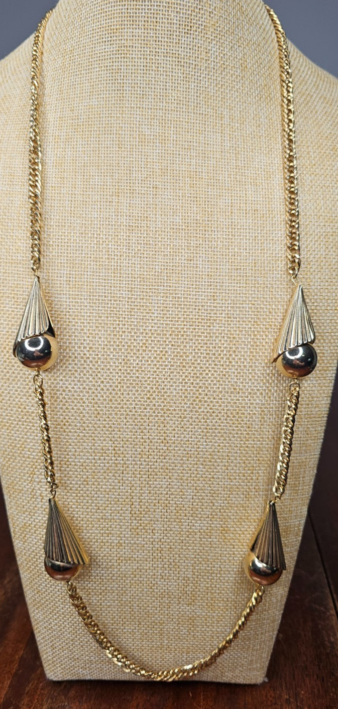Vintage Gold Tone Long 34″ Chunky Curb Chain Station Necklace Fish Hook Clasp