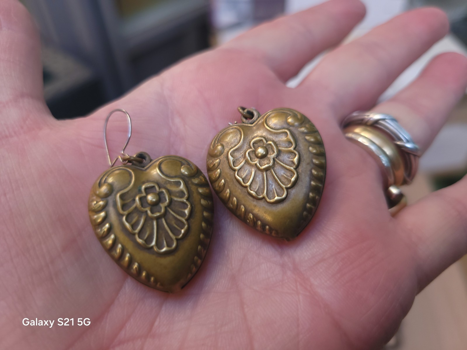Vtg Pididdly Links Dangle Earrings Brass Puffed Hearts Nouveau Victorian Ornate
