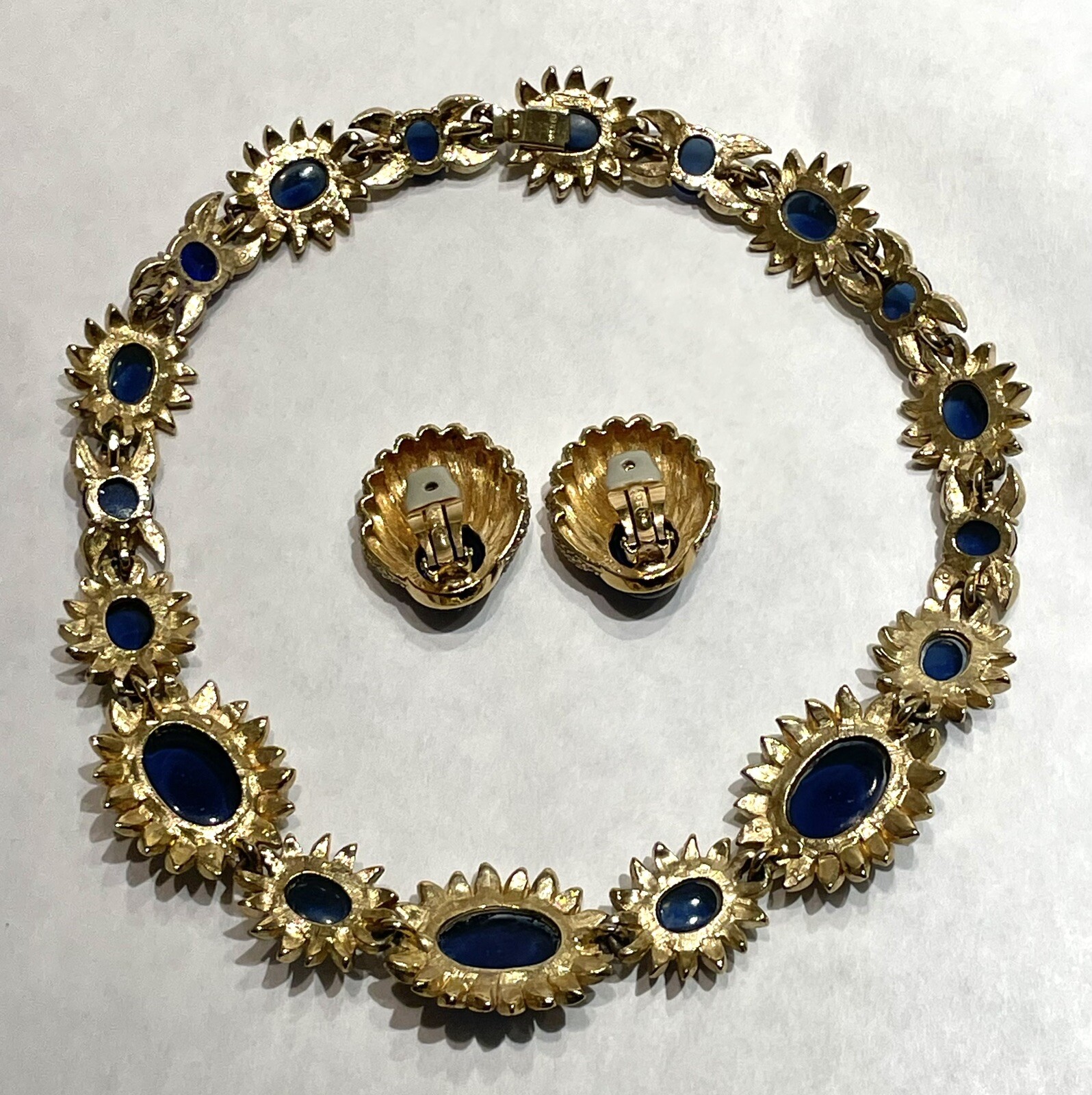 Vintage CINER Gripoix Glass Cabochon Rhinestone Gold Tone Necklace Earrings Set