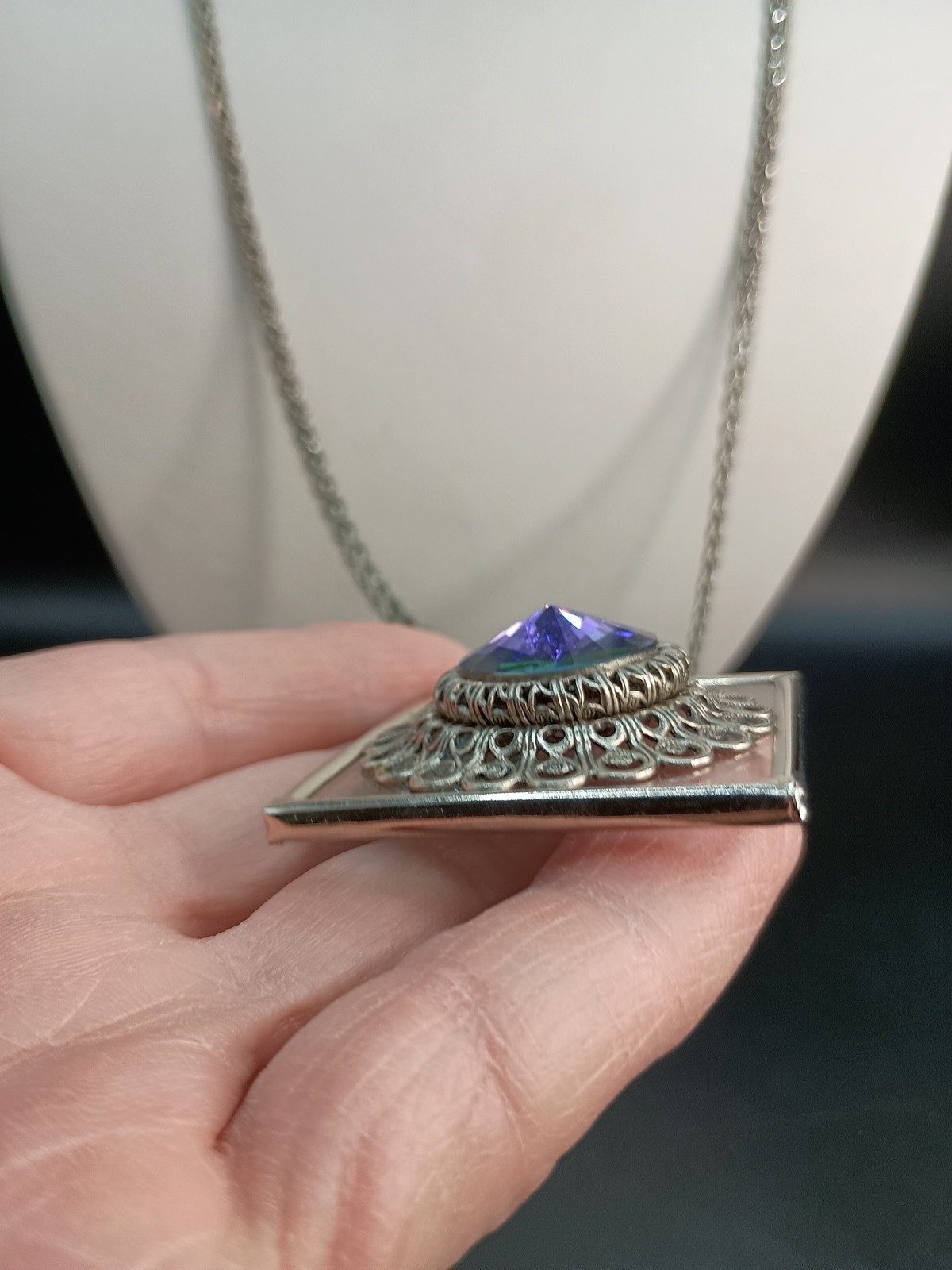 Vintage Blue Purple Rivoli Crystal Pendant Necklace Faceted Silver Tone Filigree