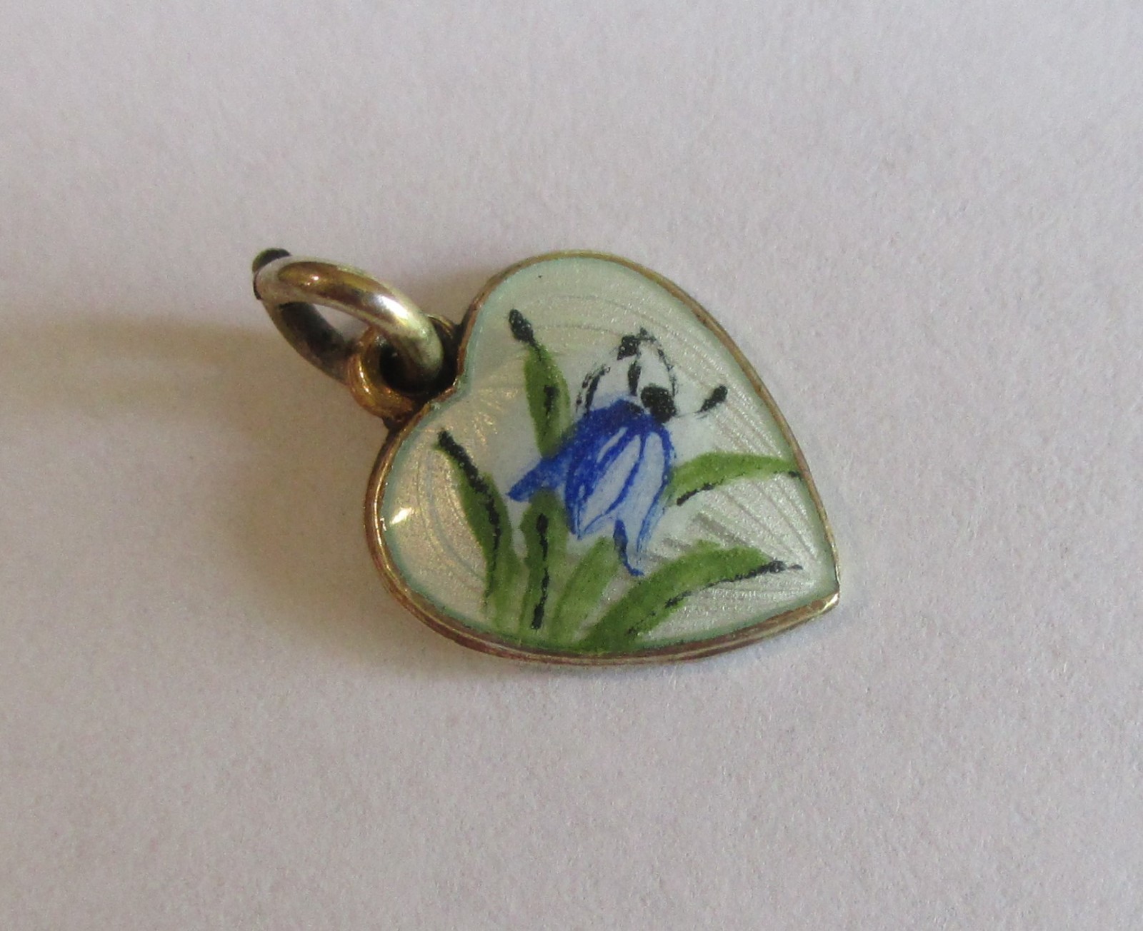 1/2in SMALL VINTAGE STERLING SILVER ENAMEL FLOWER HEART CHARM Gold Wash