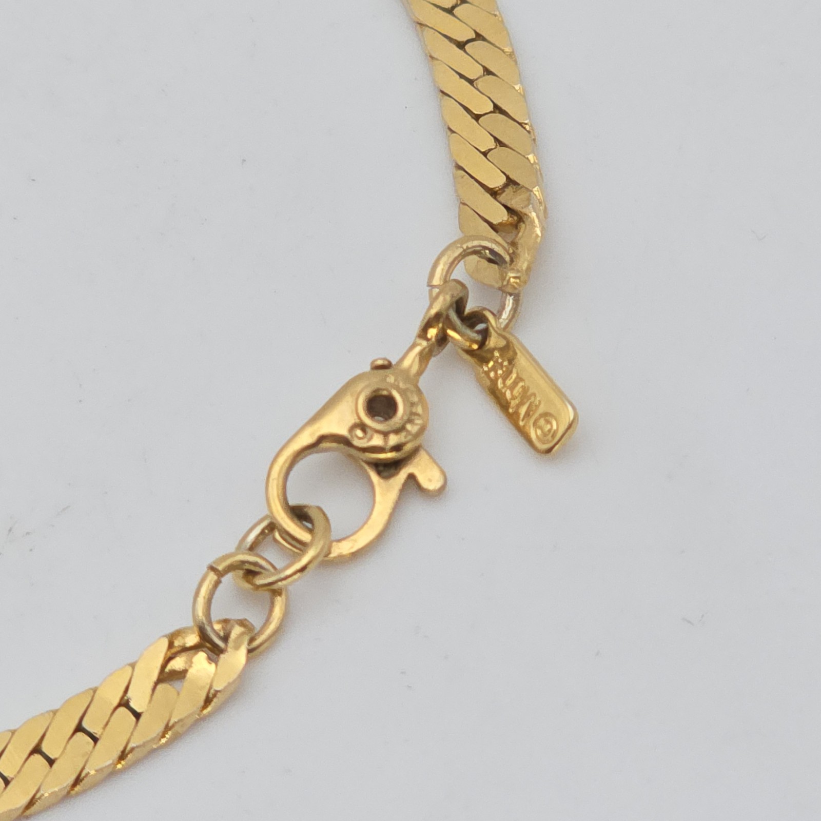 Genuine Vtg MONET Bracelet Serpentine Chain Sister Clasp Gold Plated Signed 7.5″