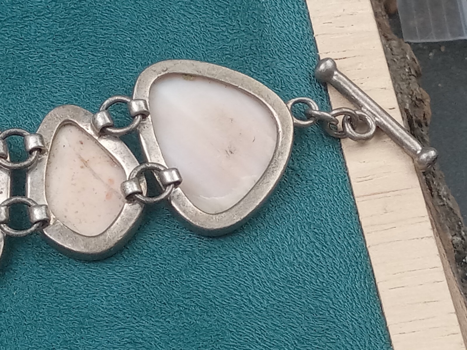 Sterling Silver 7.5″ Long Link Bracelet w. Mother of Pearl & Agate Settings: 44g