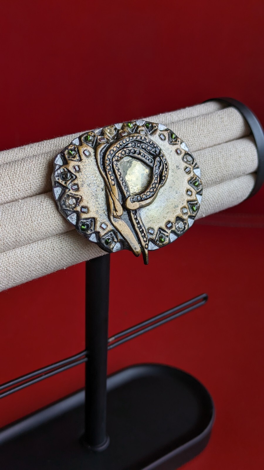 Striking Statement Letter “P” INITIAL Gold Tone Bead Stone Paper Mache BROOCH