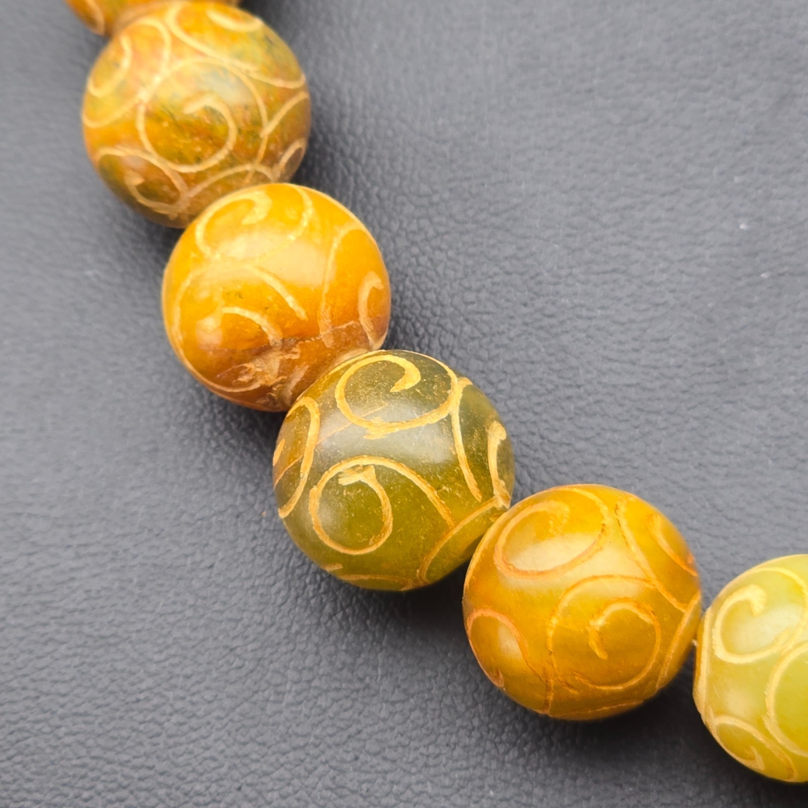Vintage Carved Agate Stone Bead Necklace Earth Tone Batik Style Toggle Clasp