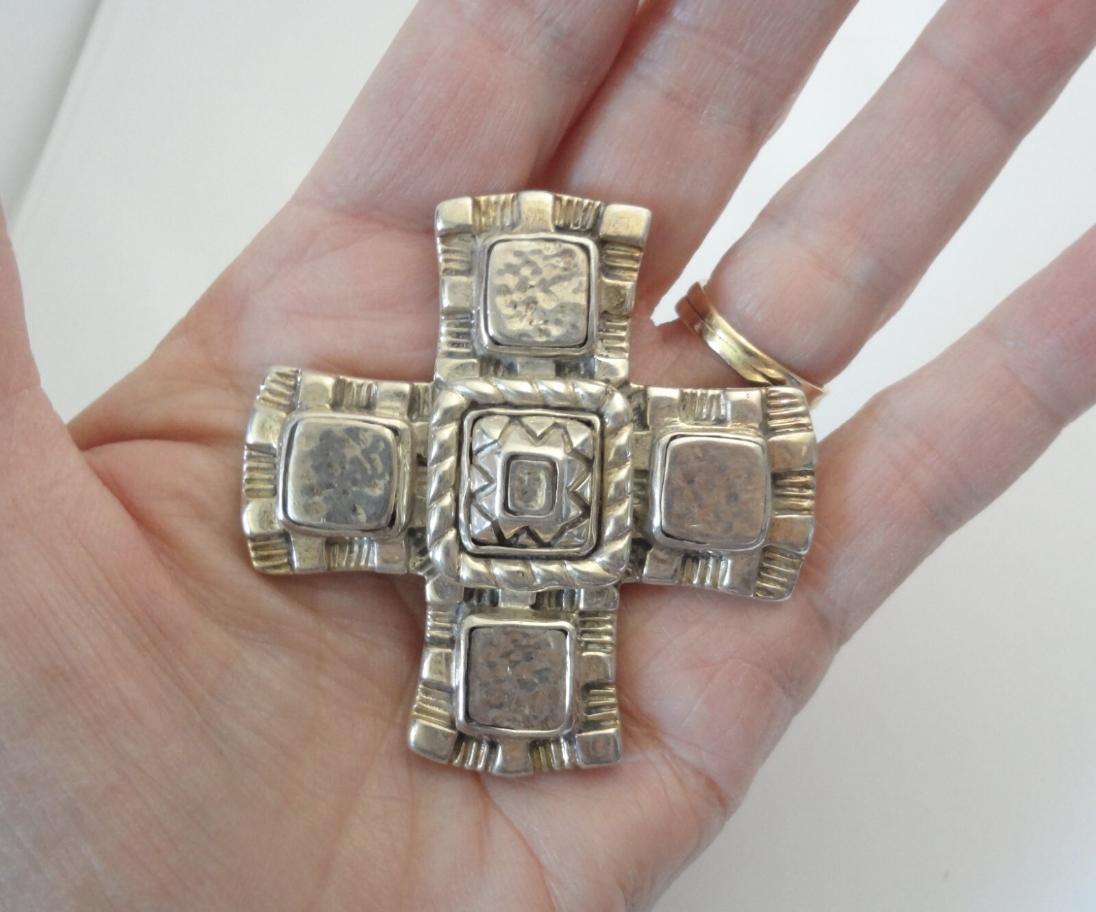 DIAN MALOUF Sterling Silver Modernist Cross Pendant Brooch 2 1/4″