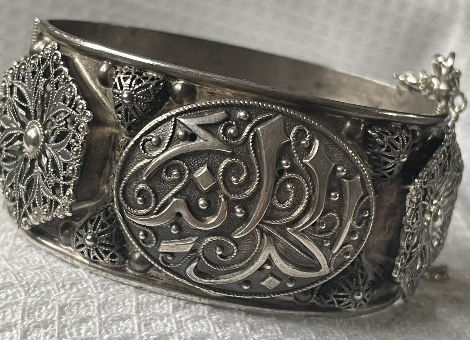 Vintage Sterling (925) Filigree Hinged Bangle Bracelet Moorish Arabesque 44g